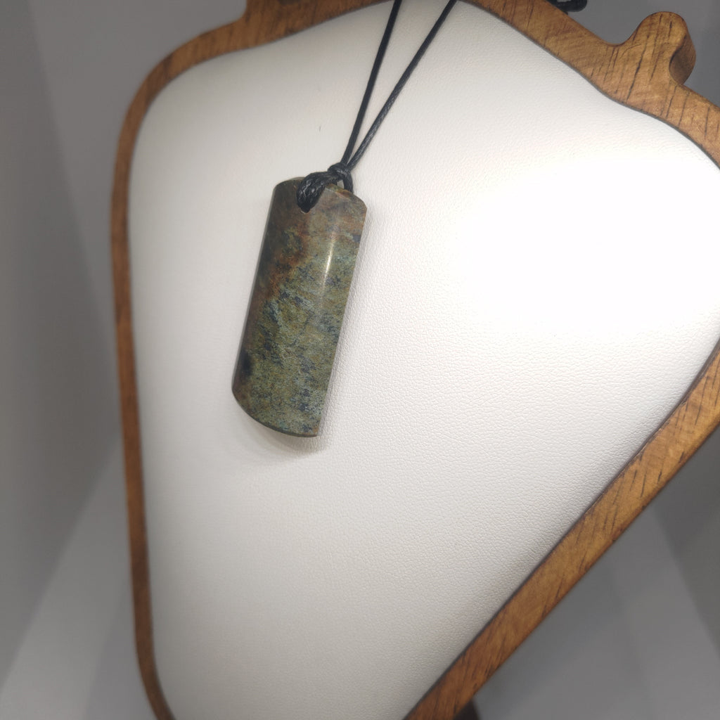 Hand Made New Zealand Obay Stone Pendant Ref: 0289
