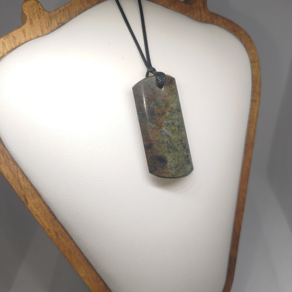 Hand Made New Zealand Obay Stone Pendant Ref: 0289