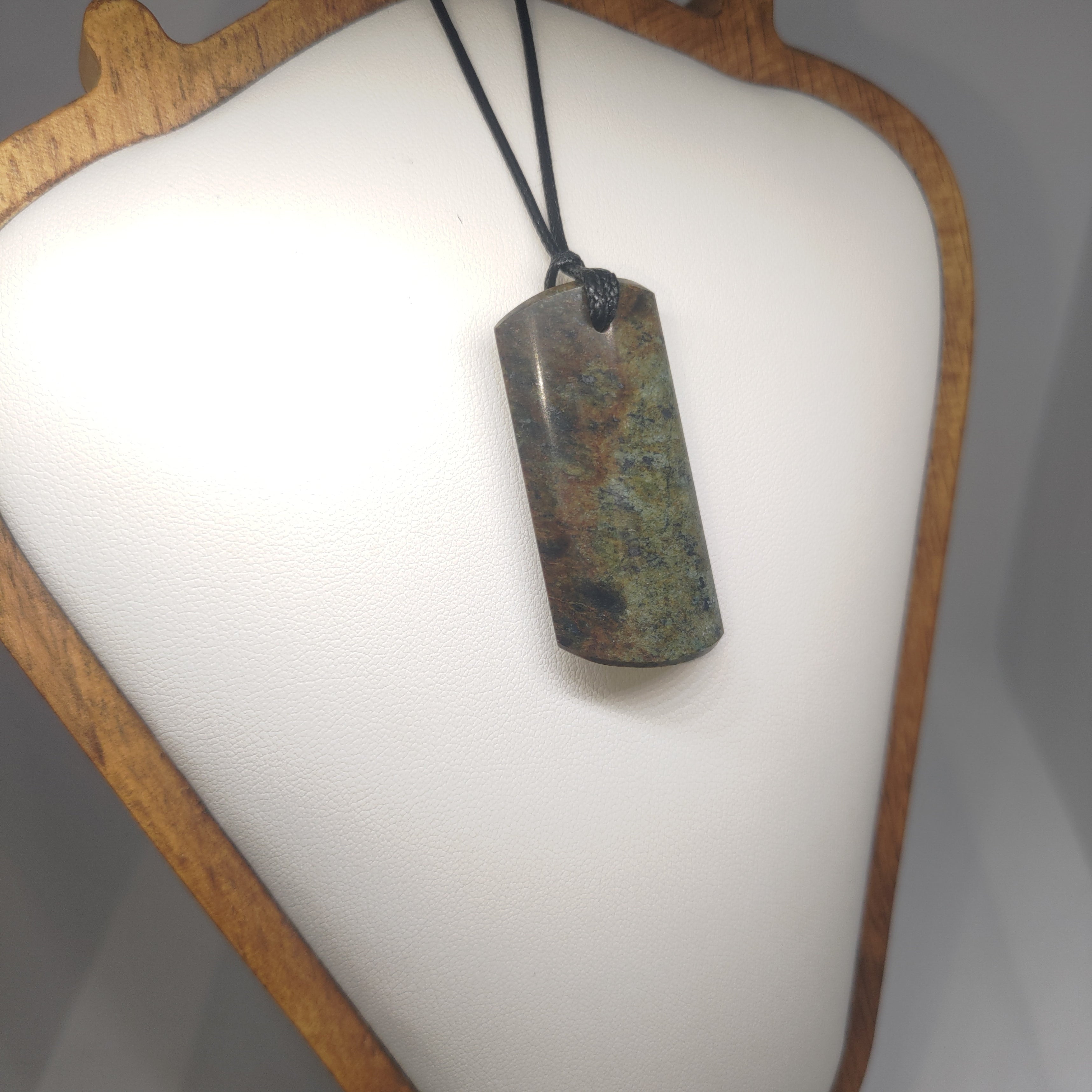Hand Made New Zealand Obay Stone Pendant Ref: 0289