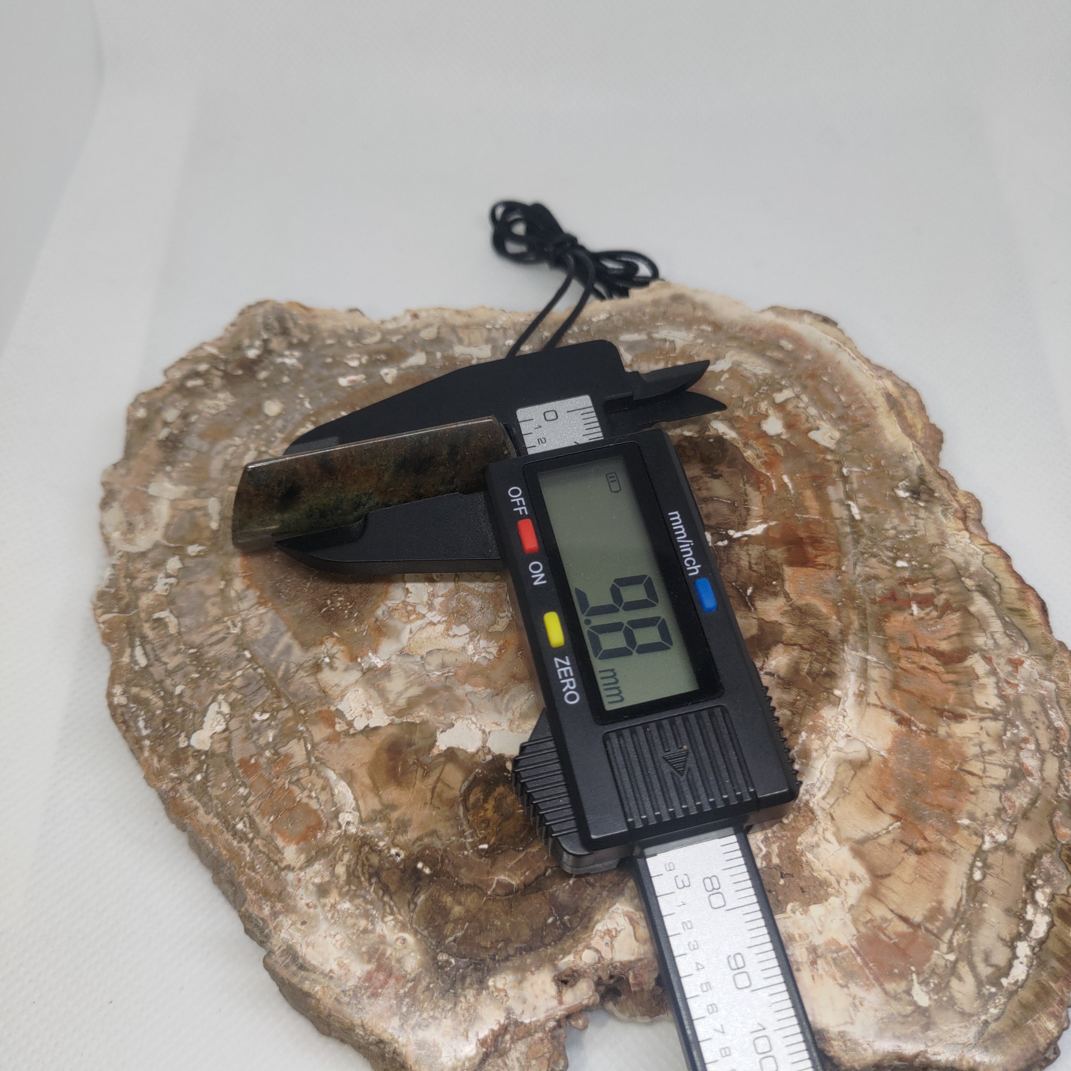 Hand Made New Zealand Obay Stone Pendant Ref: 0289