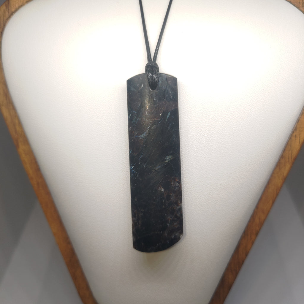 Hand Made Garnet in Arfvedsonite Pendant Ref: 0293