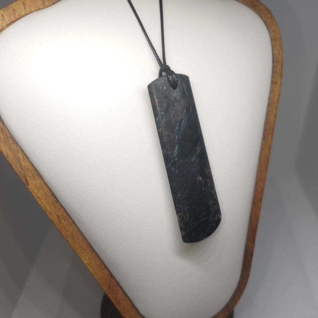 Hand Made Garnet in Arfvedsonite Pendant Ref: 0293