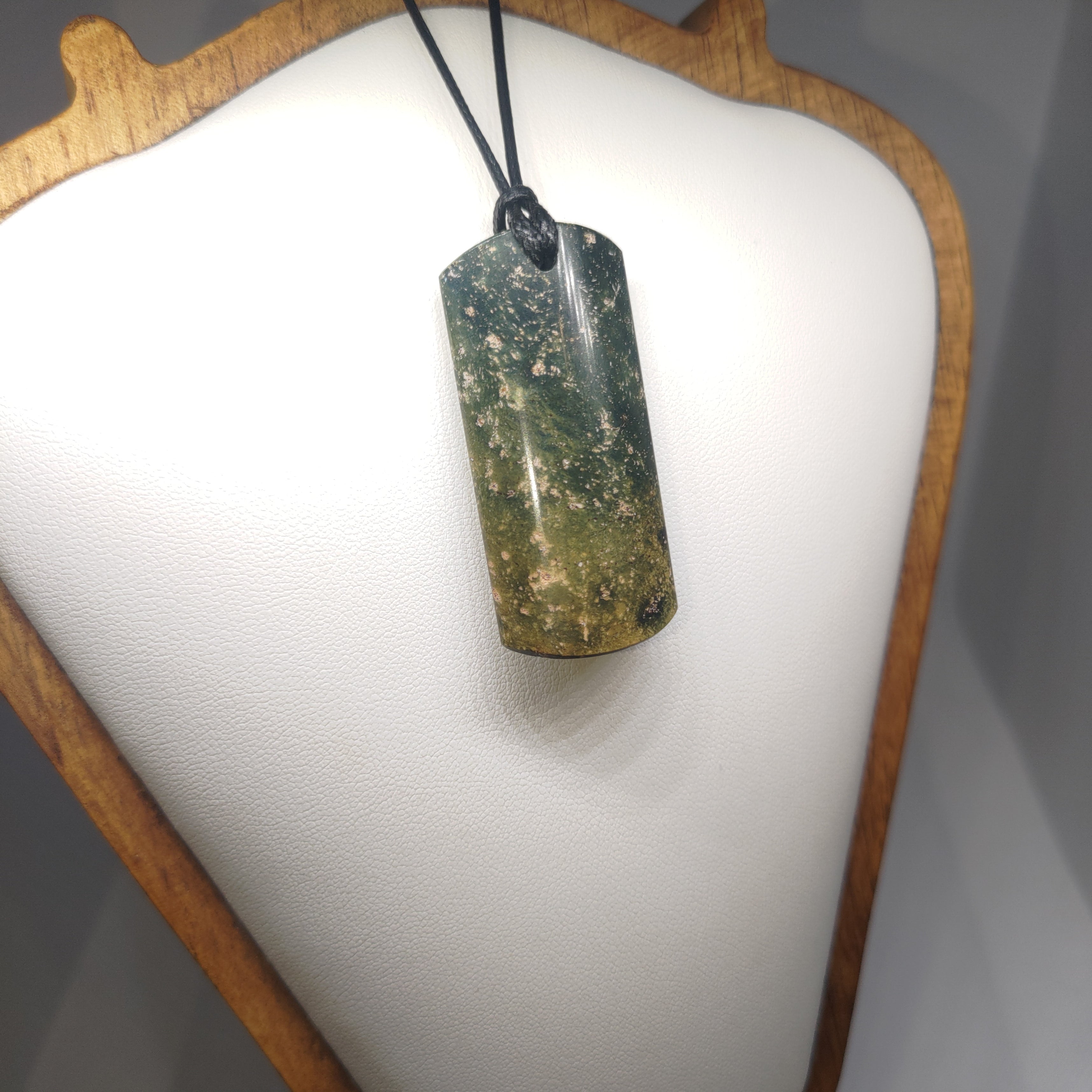 Pounamu Toki – Hand-Carved New Zealand Greenstone Adze 0295