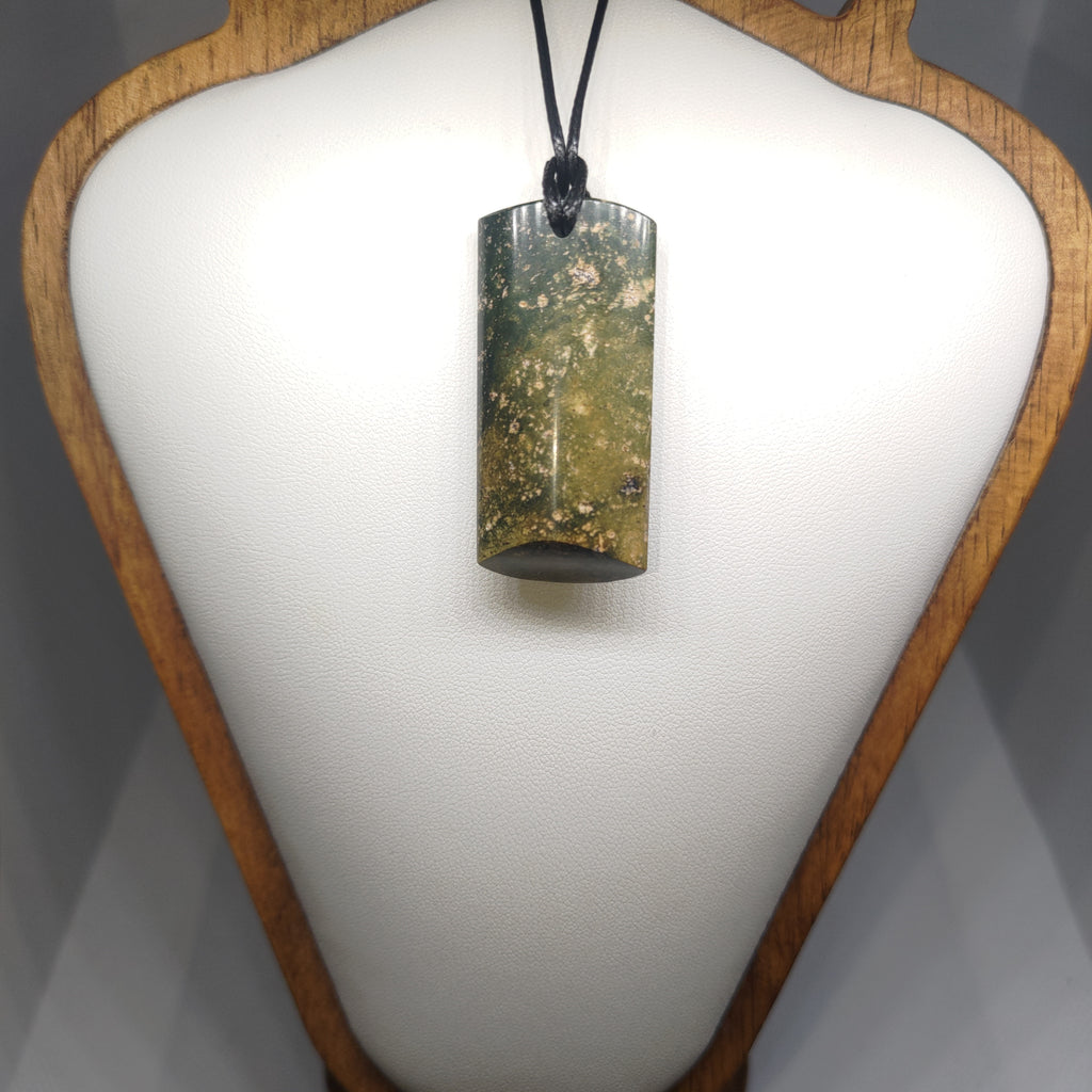 Pounamu Toki – Hand-Carved New Zealand Greenstone Adze 0295