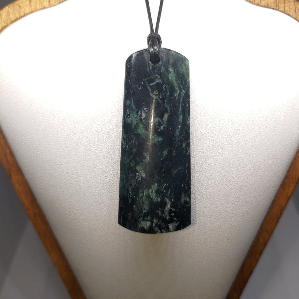 Pounamu Toki – Hand-Carved New Zealand Greenstone Adze 0296