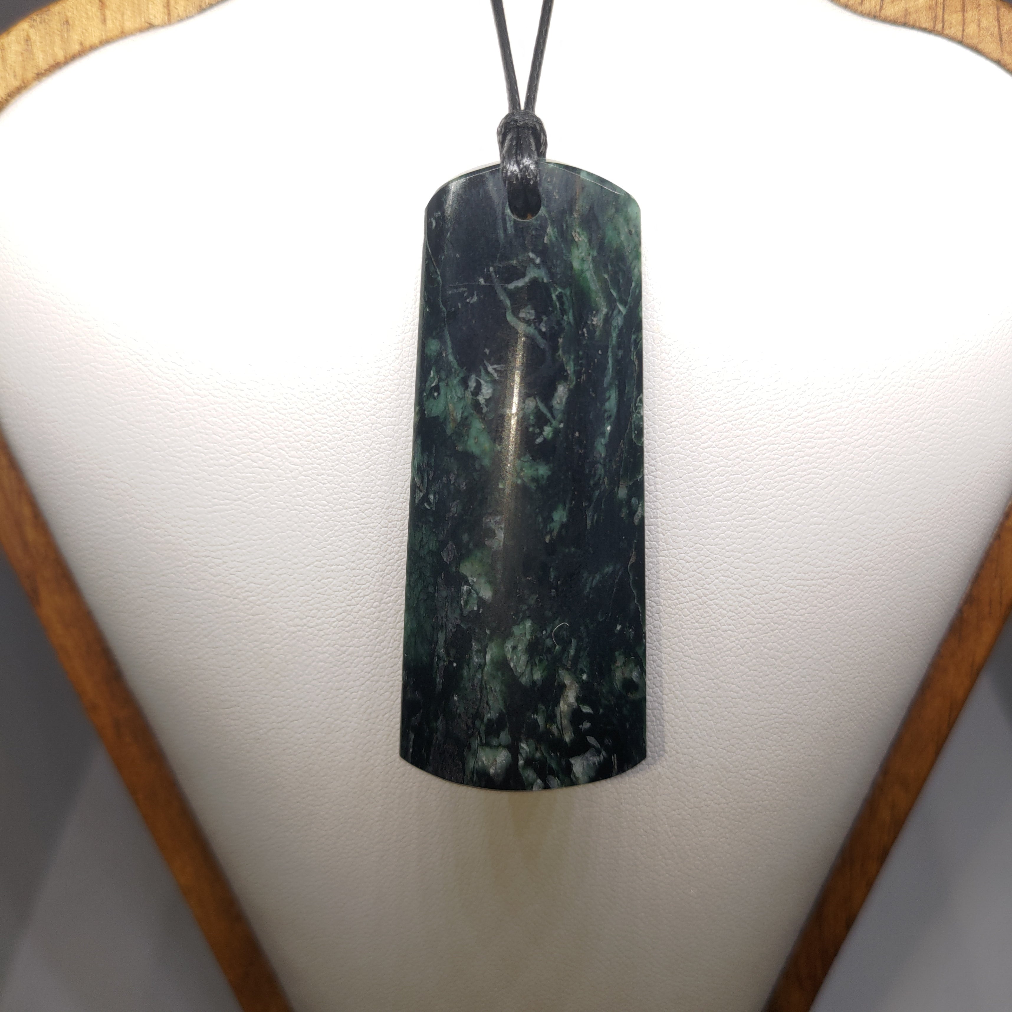 Pounamu Toki – Hand-Carved New Zealand Greenstone Adze 0296