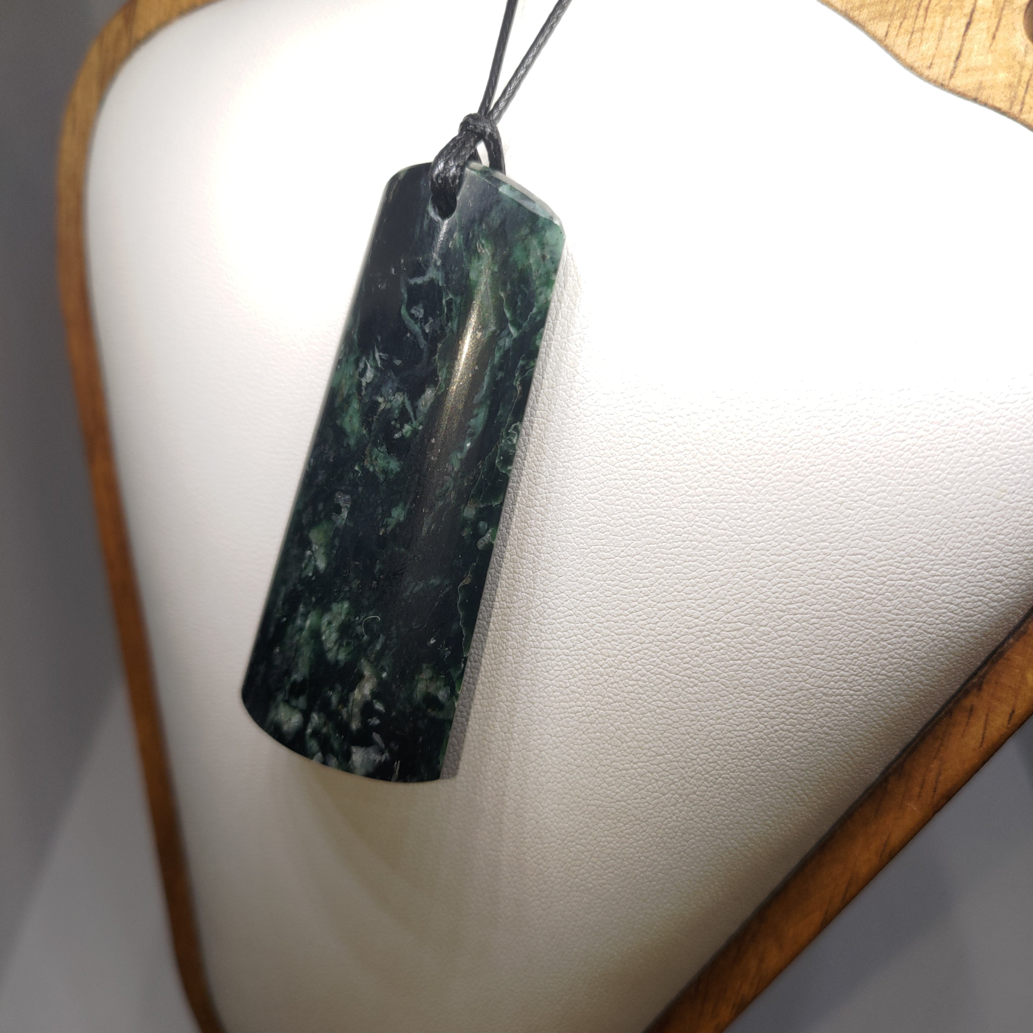 Pounamu Toki – Hand-Carved New Zealand Greenstone Adze 0296