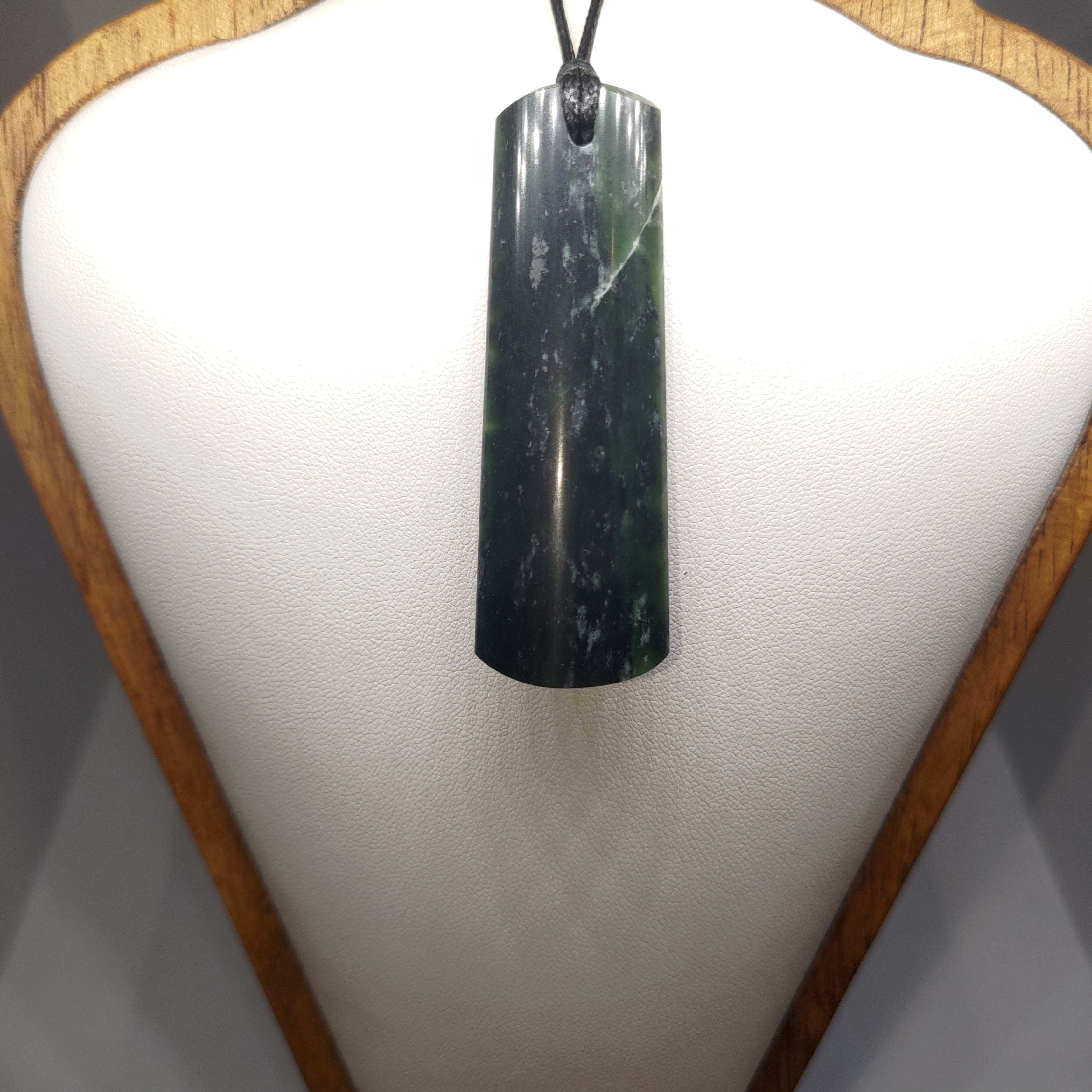 Pounamu Toki – Hand-Carved New Zealand Greenstone Adze 0297