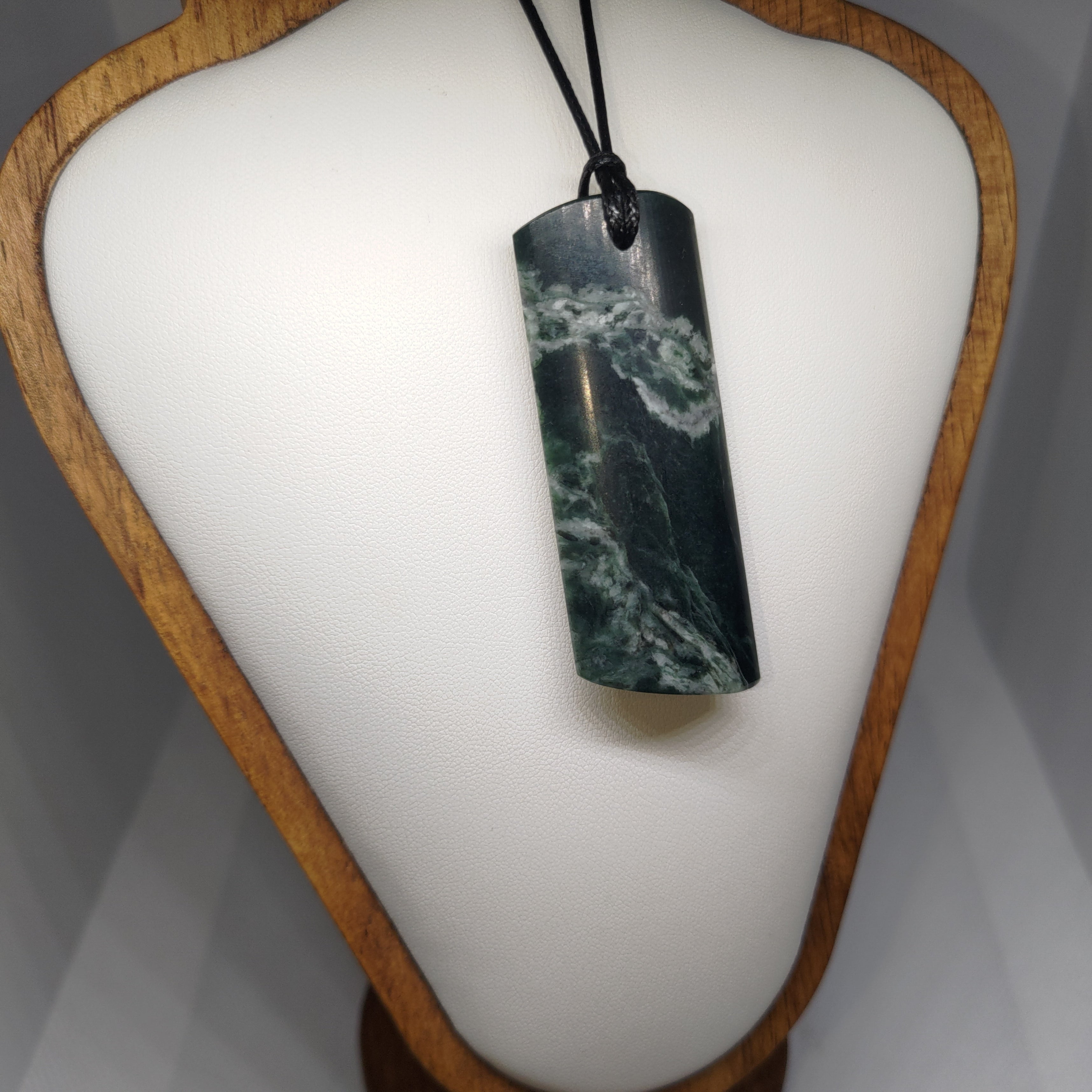 Pounamu Toki – Hand-Carved New Zealand Greenstone Adze 0298