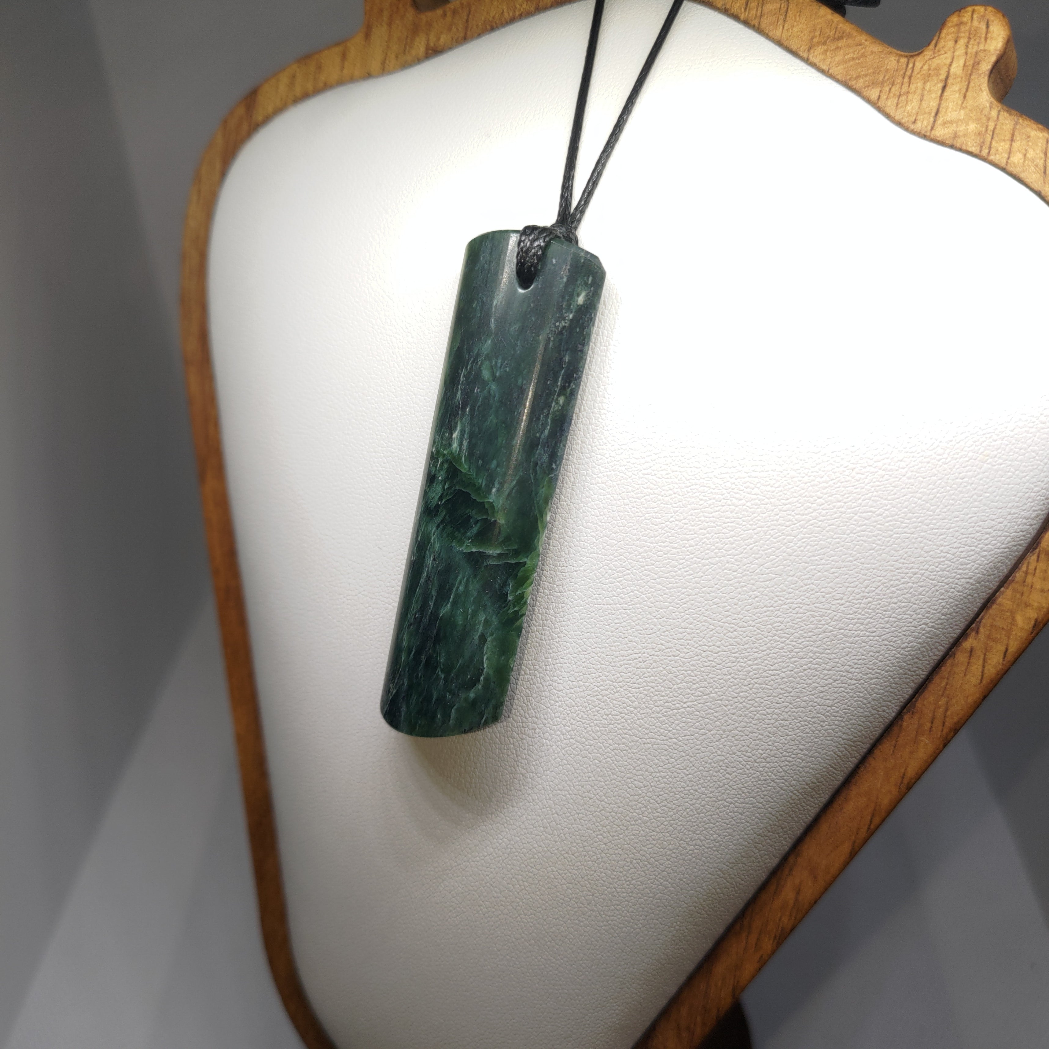 Pounamu Toki – Hand-Carved New Zealand Greenstone Adze 0300