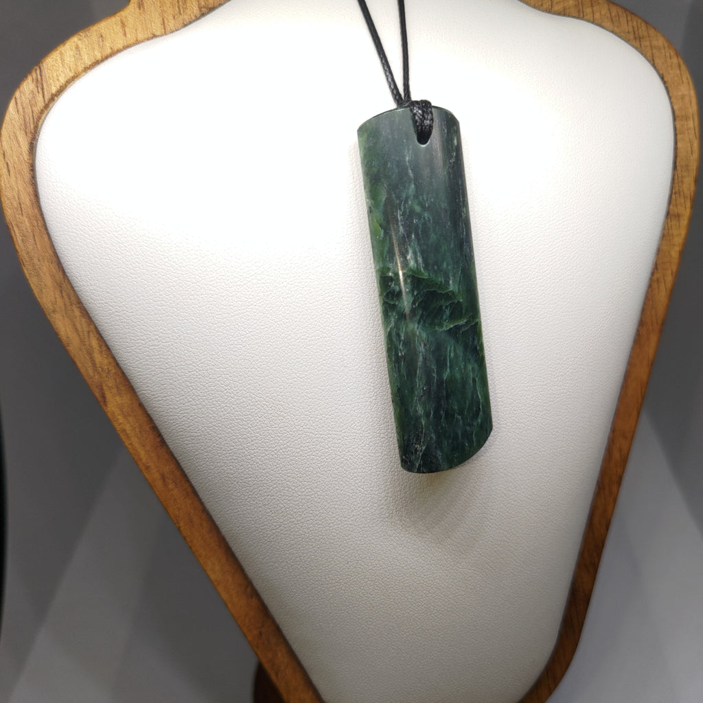 Pounamu Toki – Hand-Carved New Zealand Greenstone Adze 0300