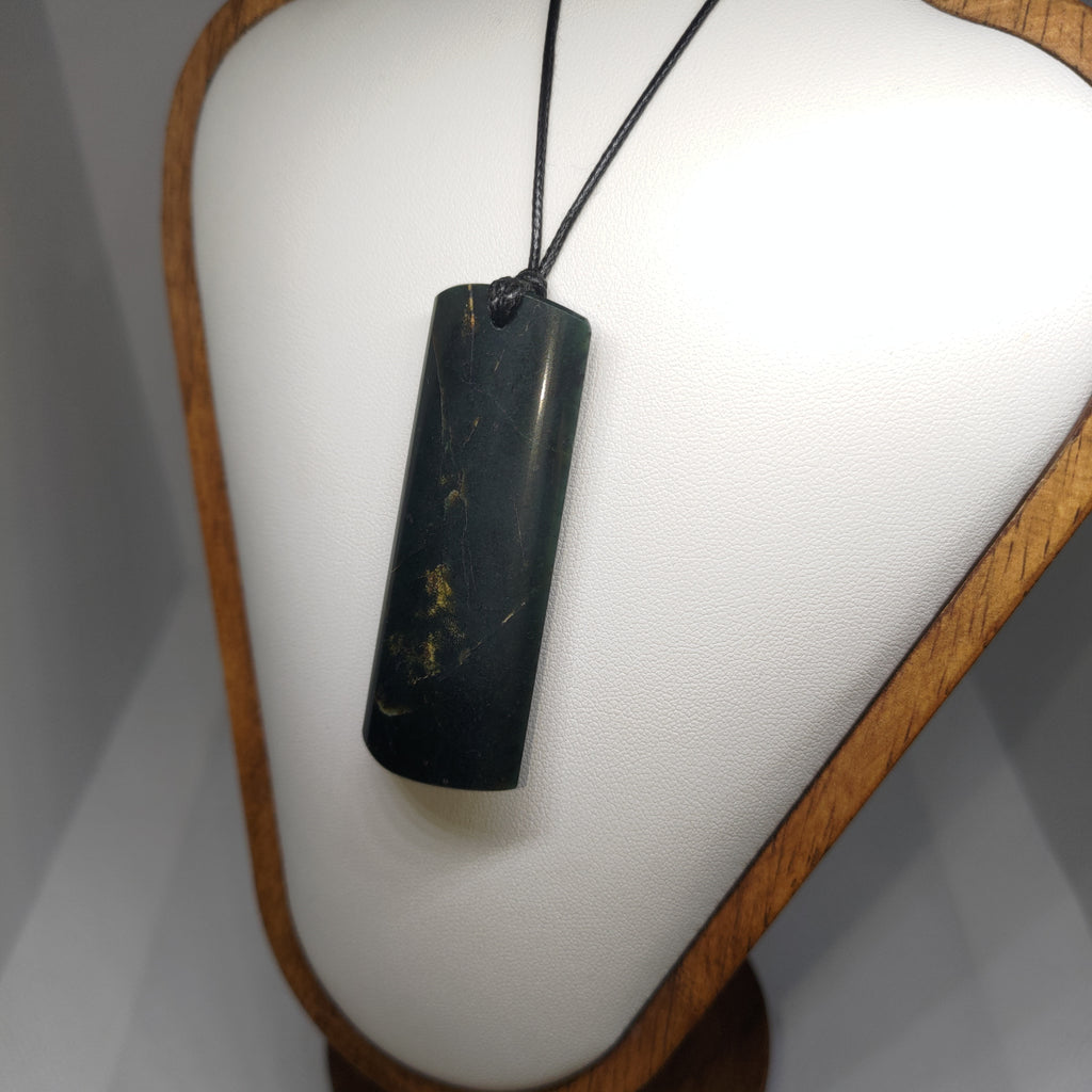 Pounamu Toki – Hand-Carved New Zealand Greenstone Adze 0301