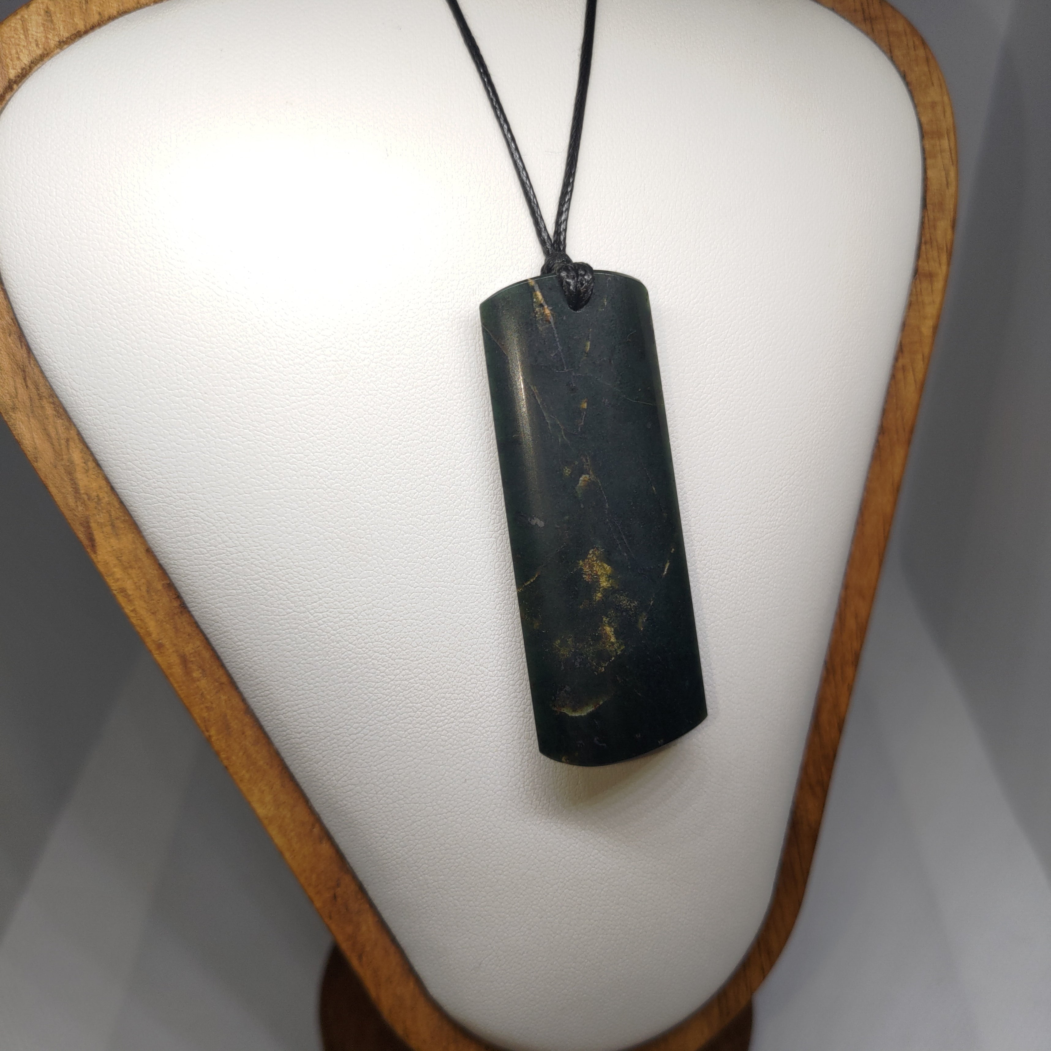 Pounamu Toki – Hand-Carved New Zealand Greenstone Adze 0301