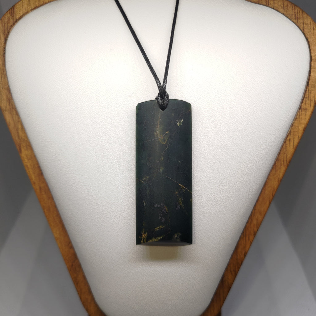 Pounamu Toki – Hand-Carved New Zealand Greenstone Adze 0301
