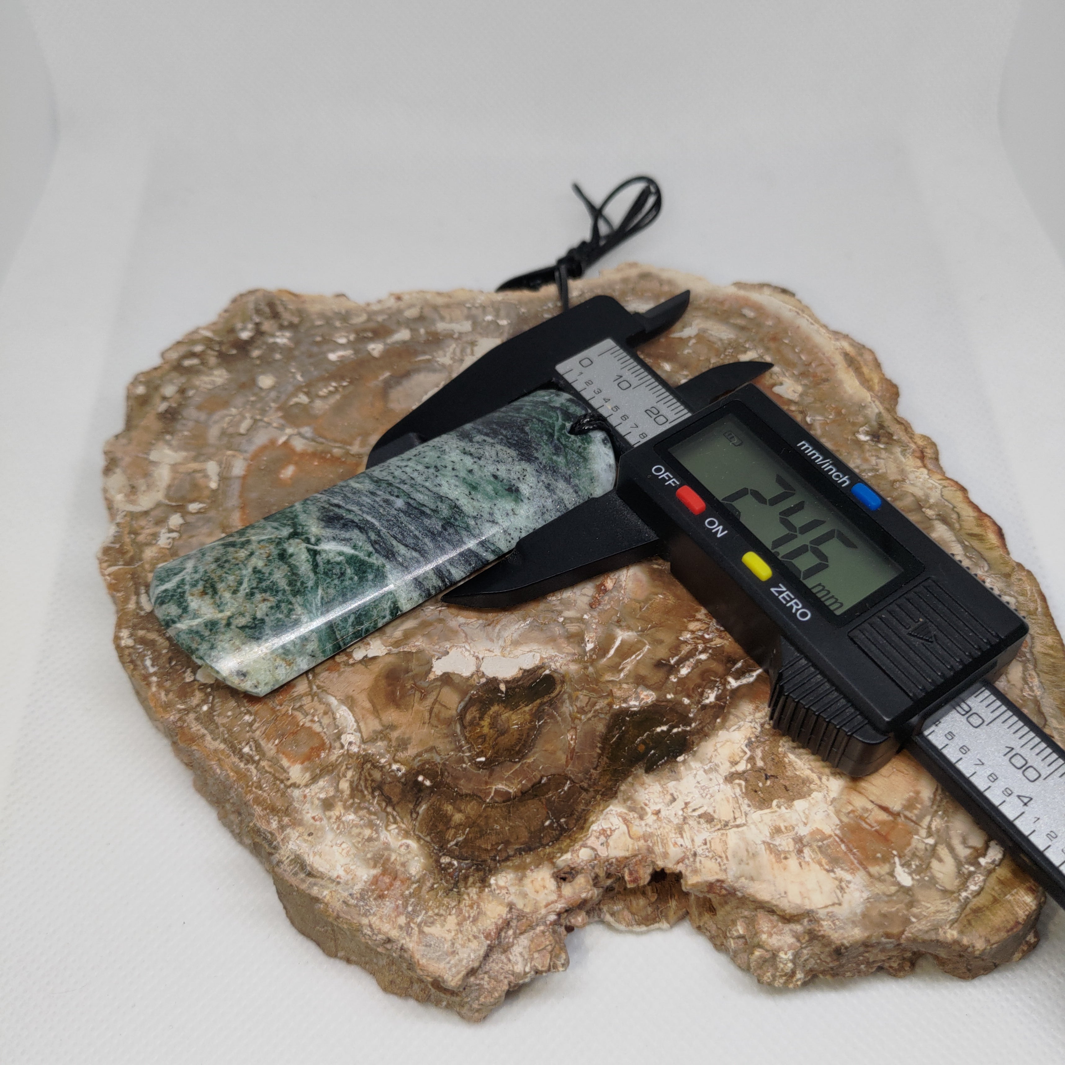 Pounamu Toki – Hand-Carved New Zealand Greenstone Adze 0302