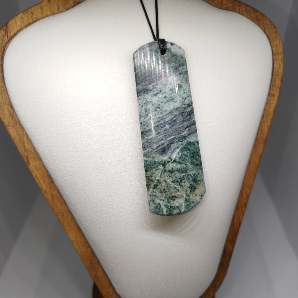 Pounamu Toki – Hand-Carved New Zealand Greenstone Adze 0302