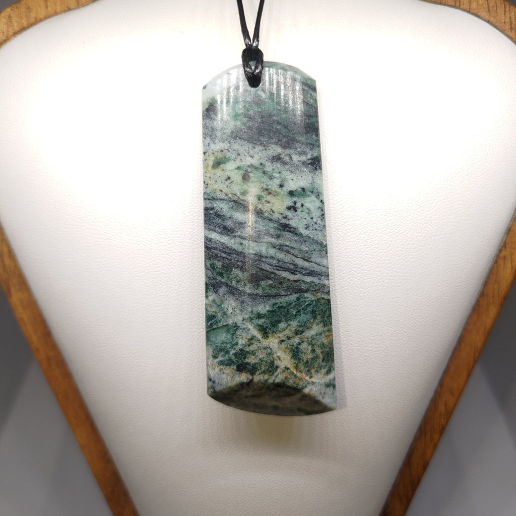 Pounamu Toki – Hand-Carved New Zealand Greenstone Adze 0302