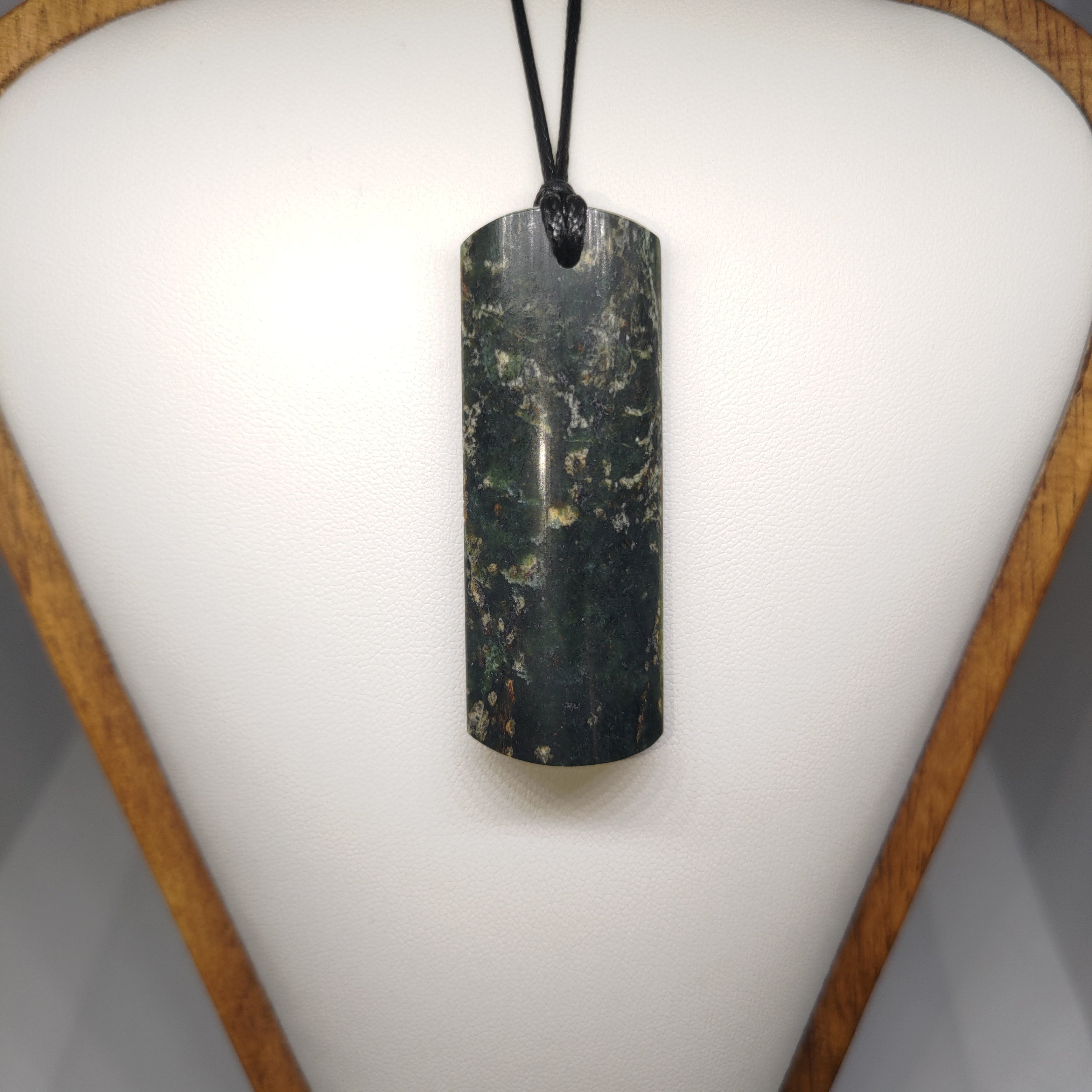 Pounamu Toki – Hand-Carved New Zealand Greenstone Adze 0307
