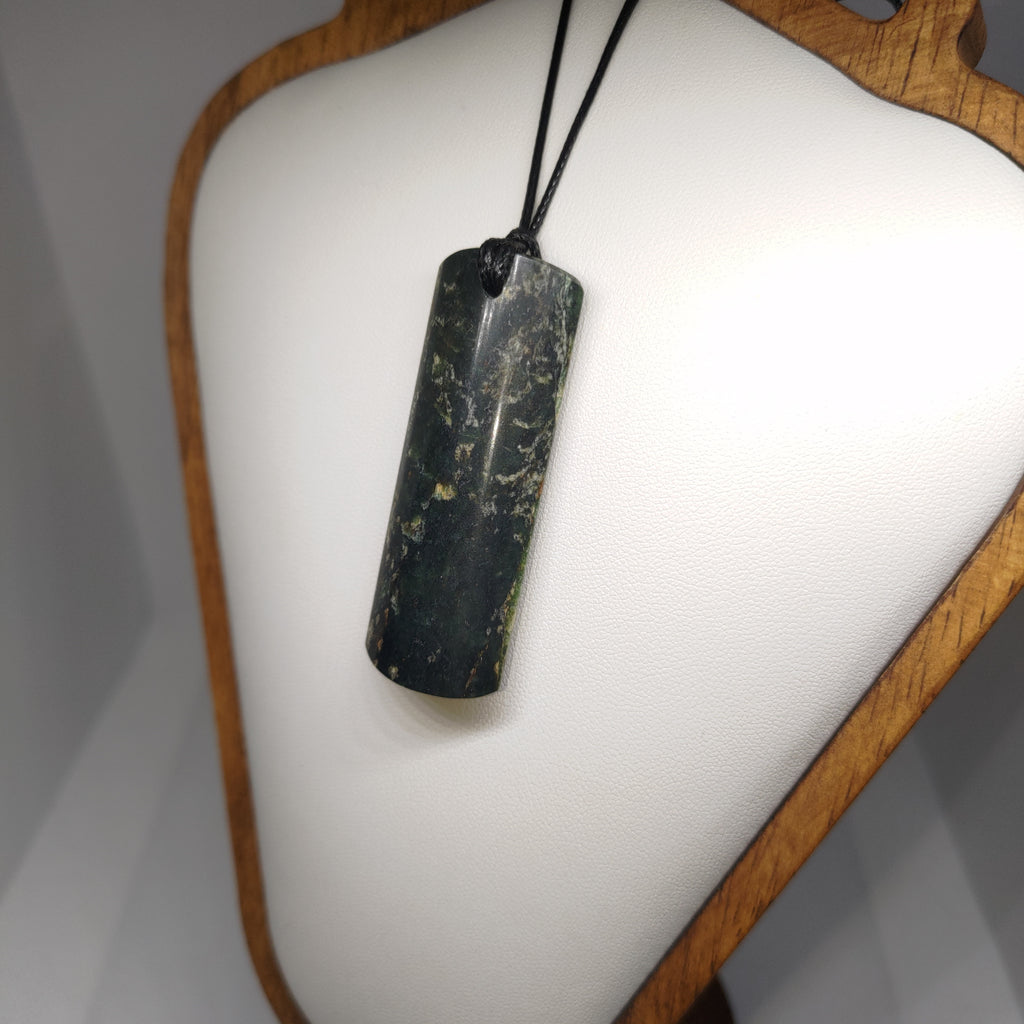 Pounamu Toki – Hand-Carved New Zealand Greenstone Adze 0307