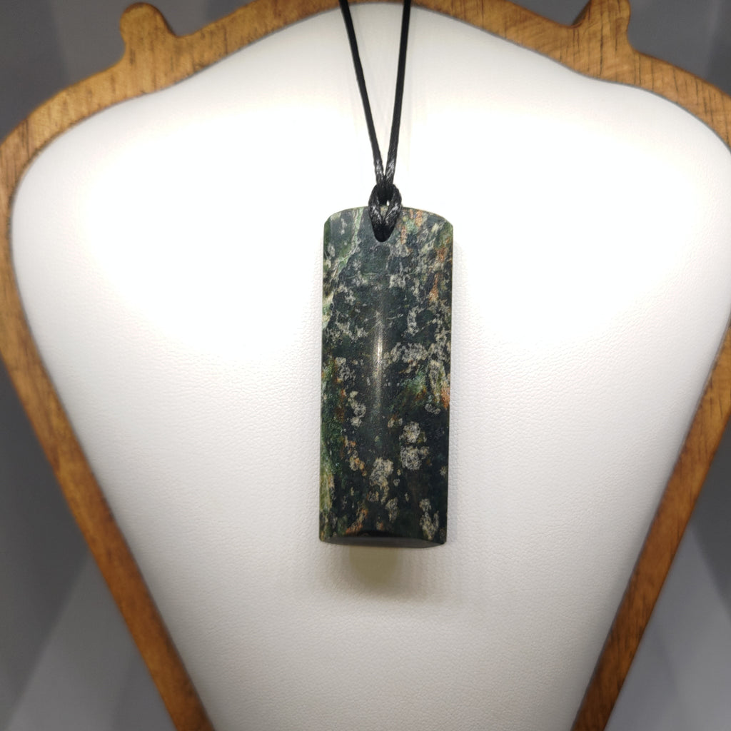 Pounamu Toki – Hand-Carved New Zealand Greenstone Adze 0307