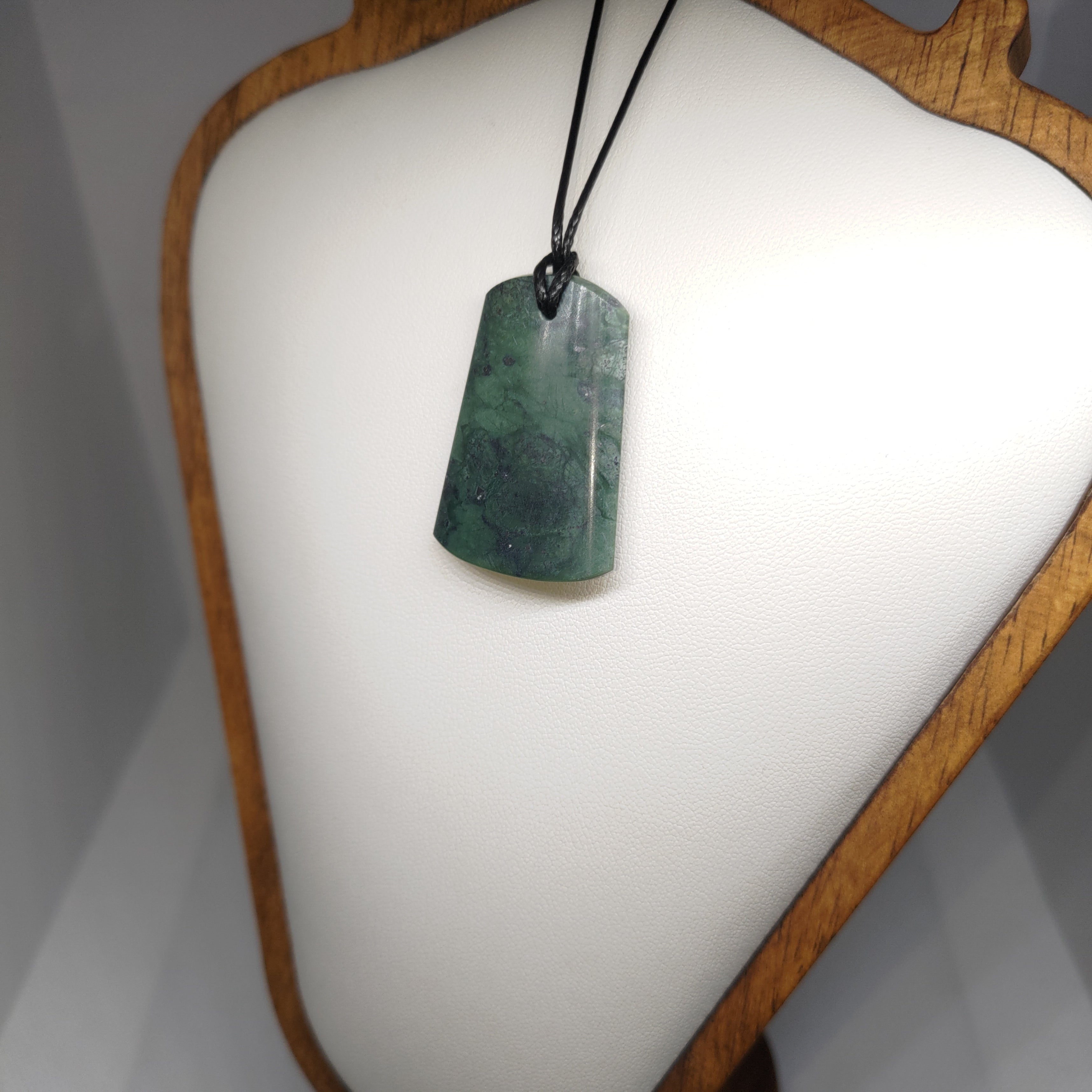Pounamu Toki – Hand-Carved New Zealand Greenstone Adze 0308