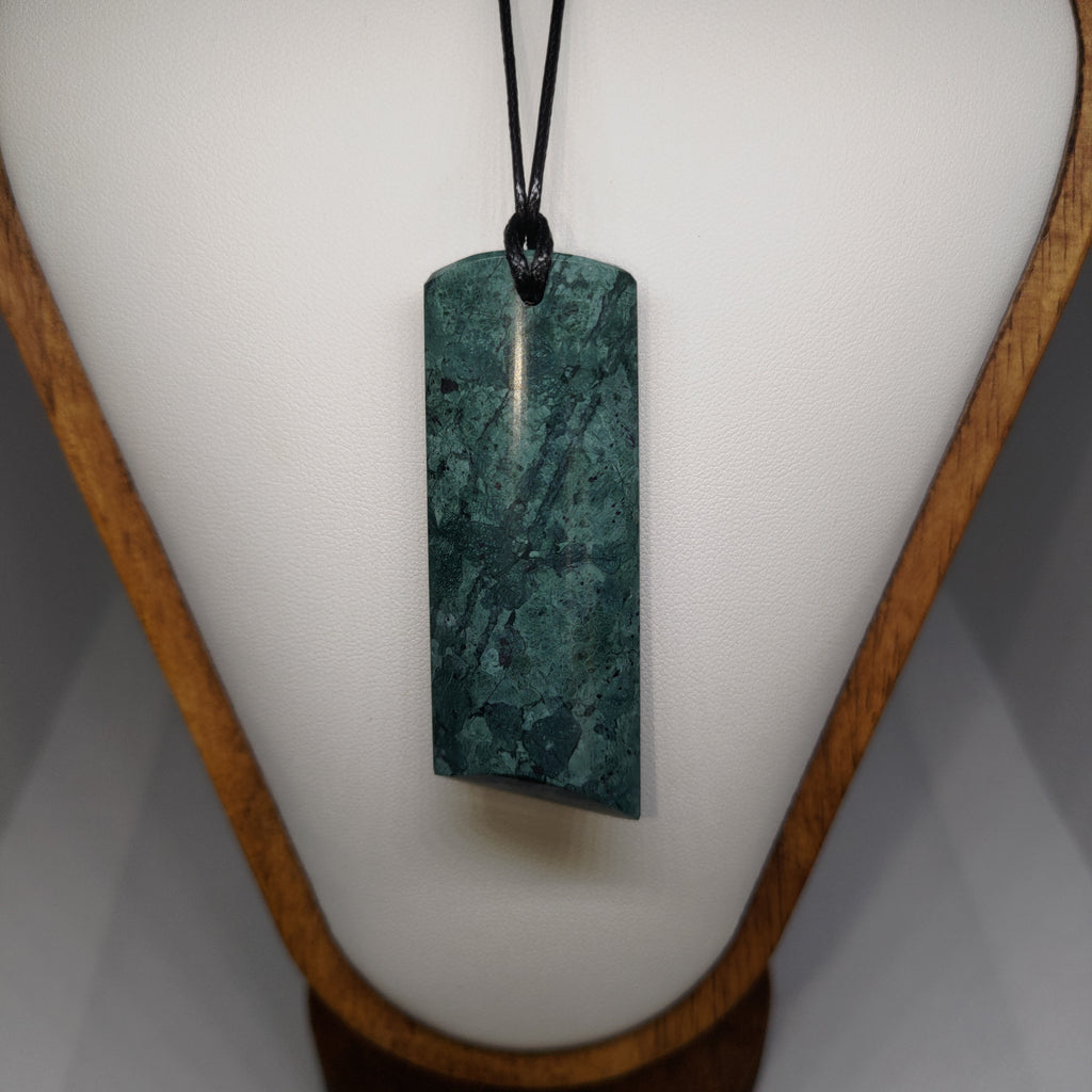 Pounamu Toki – Hand-Carved New Zealand Greenstone Adze 0347
