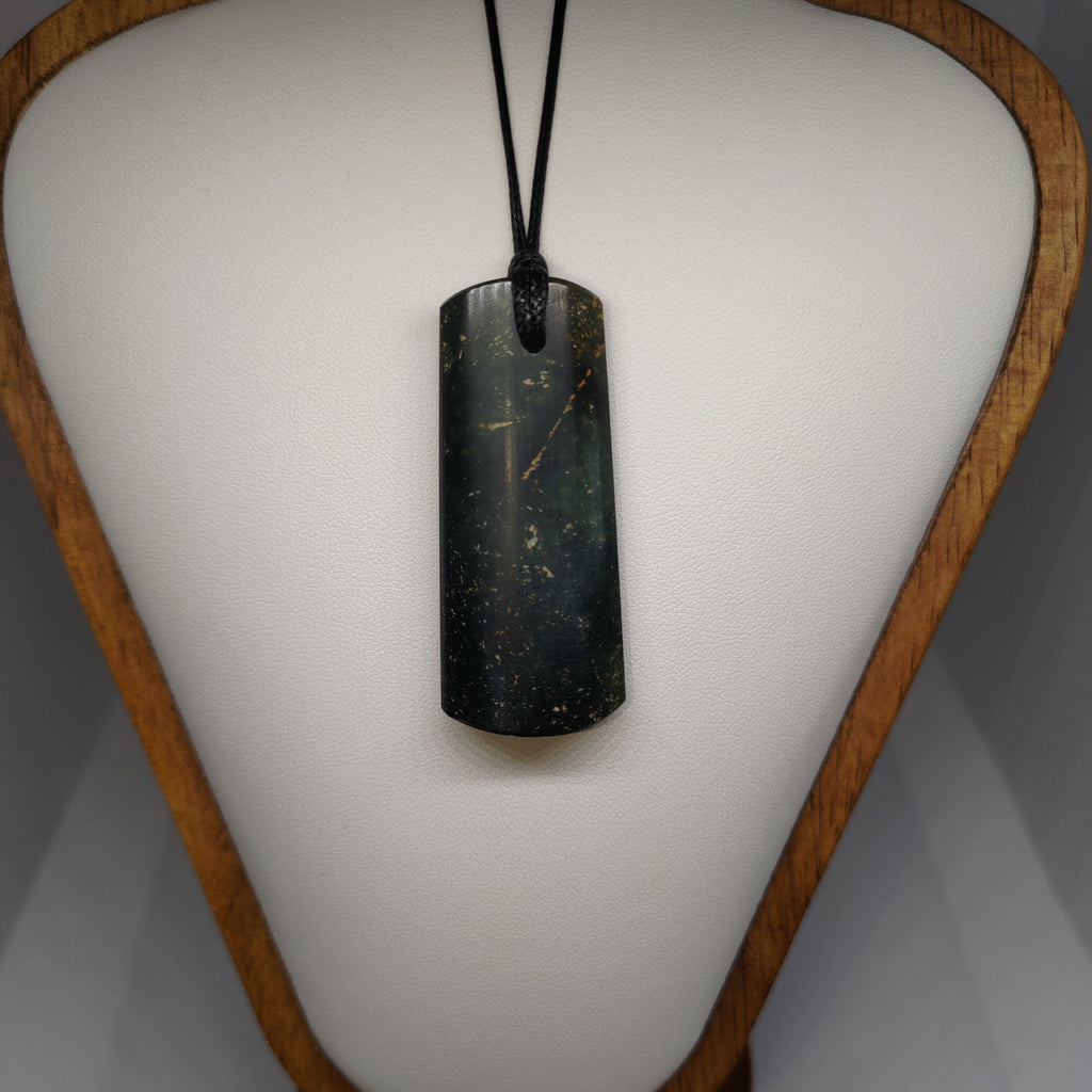 Pounamu Toki – Hand-Carved New Zealand Greenstone Adze 0345