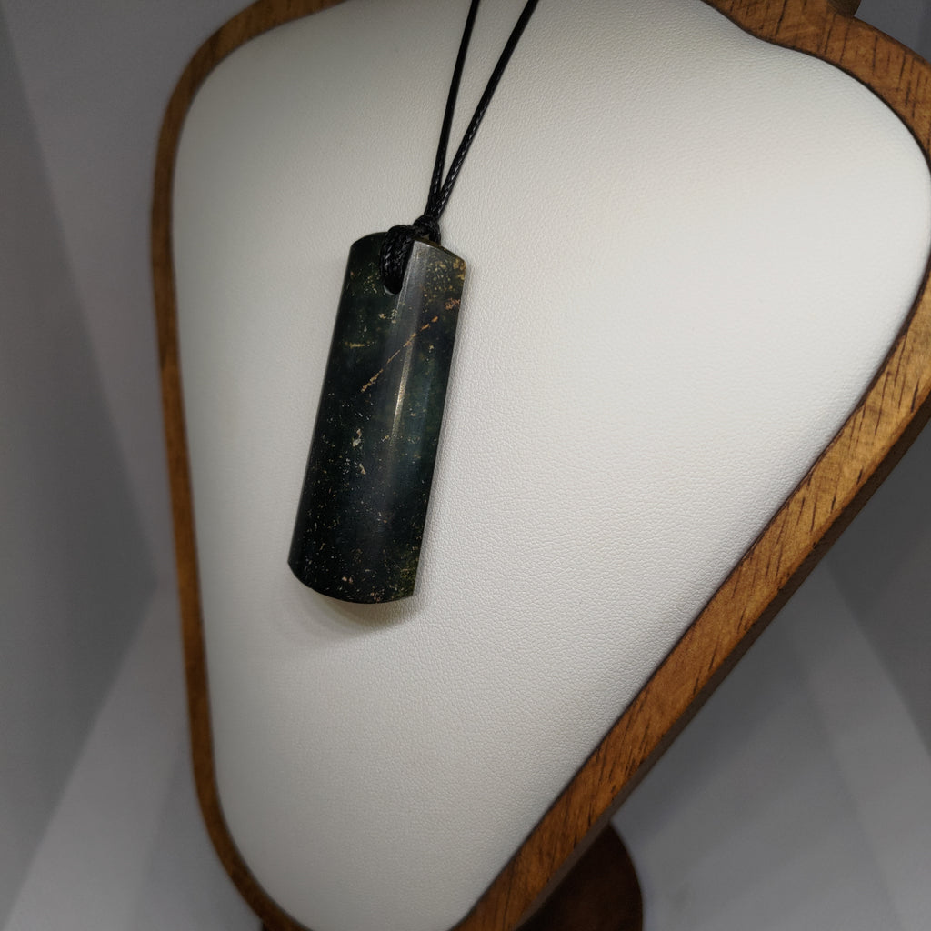 Pounamu Toki – Hand-Carved New Zealand Greenstone Adze 0345