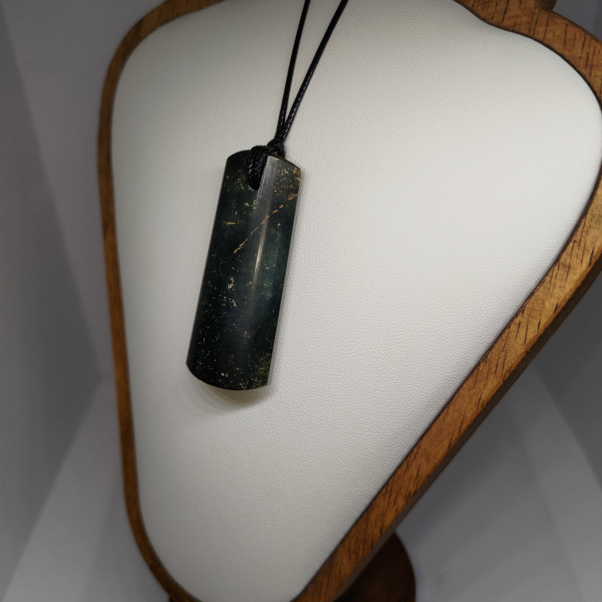 Pounamu Toki – Hand-Carved New Zealand Greenstone Adze 0345
