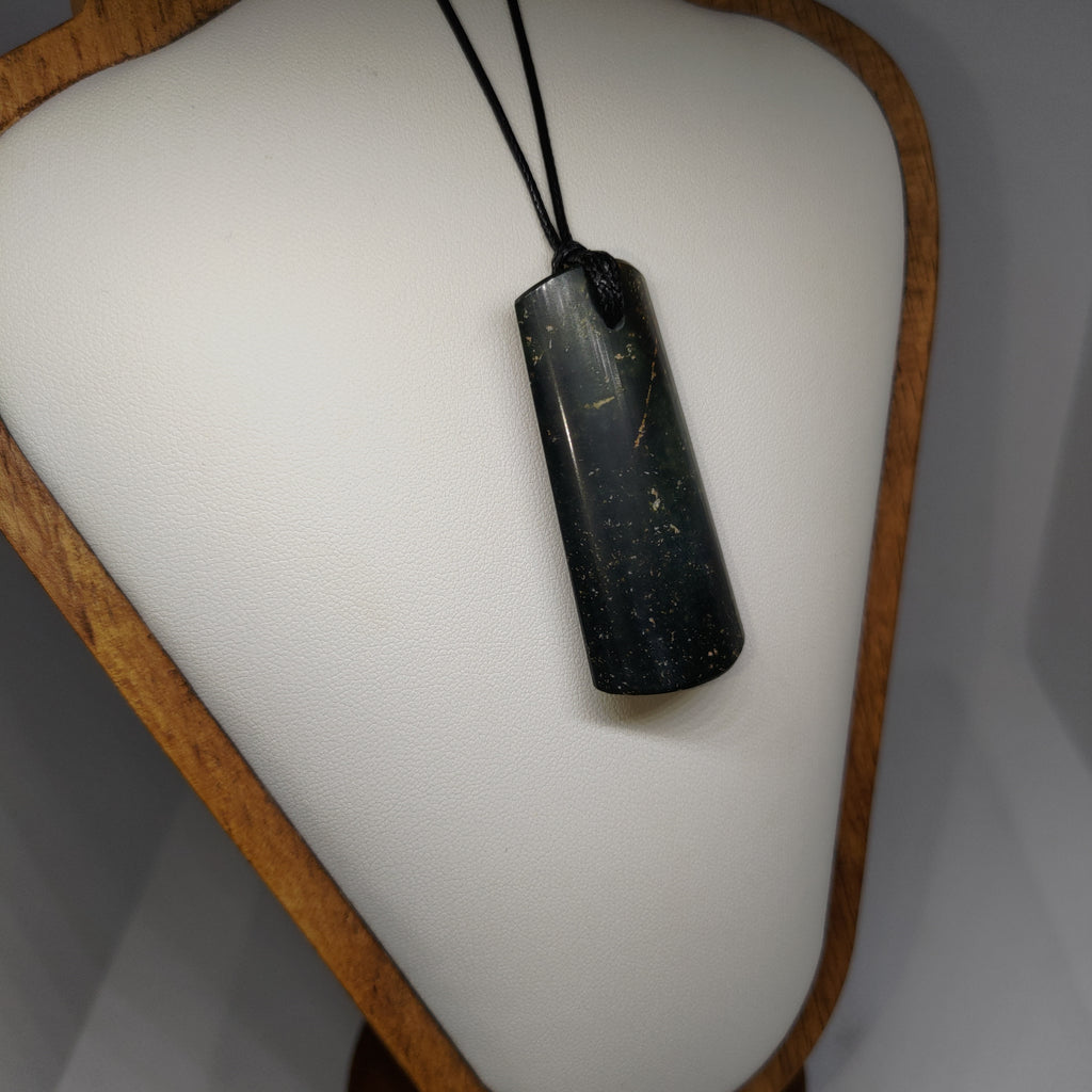 Pounamu Toki – Hand-Carved New Zealand Greenstone Adze 0345