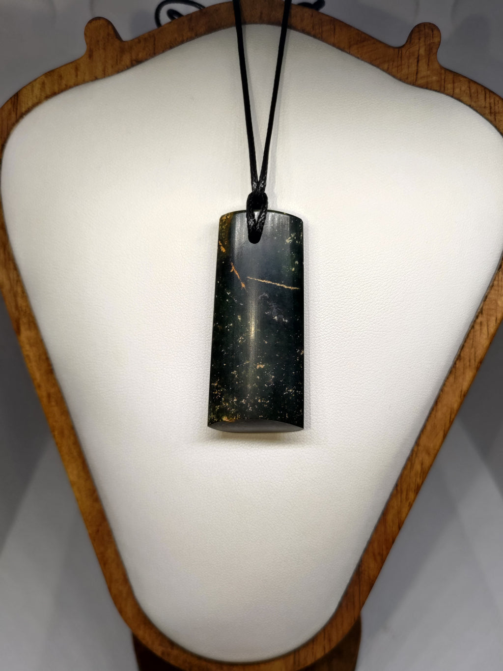 Pounamu Toki – Hand-Carved New Zealand Greenstone Adze 0345