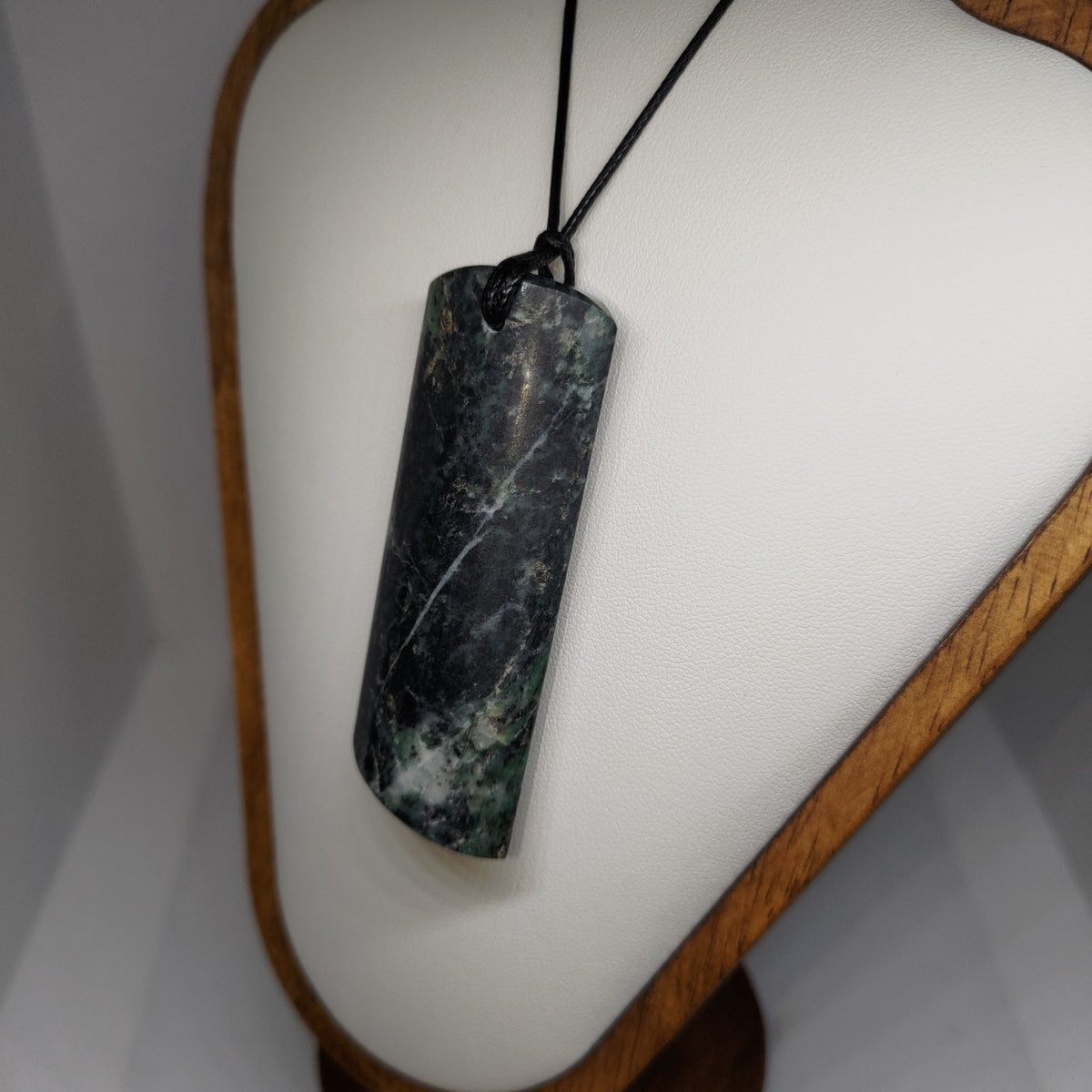Pounamu Toki – Hand-Carved New Zealand Greenstone Adze 0349