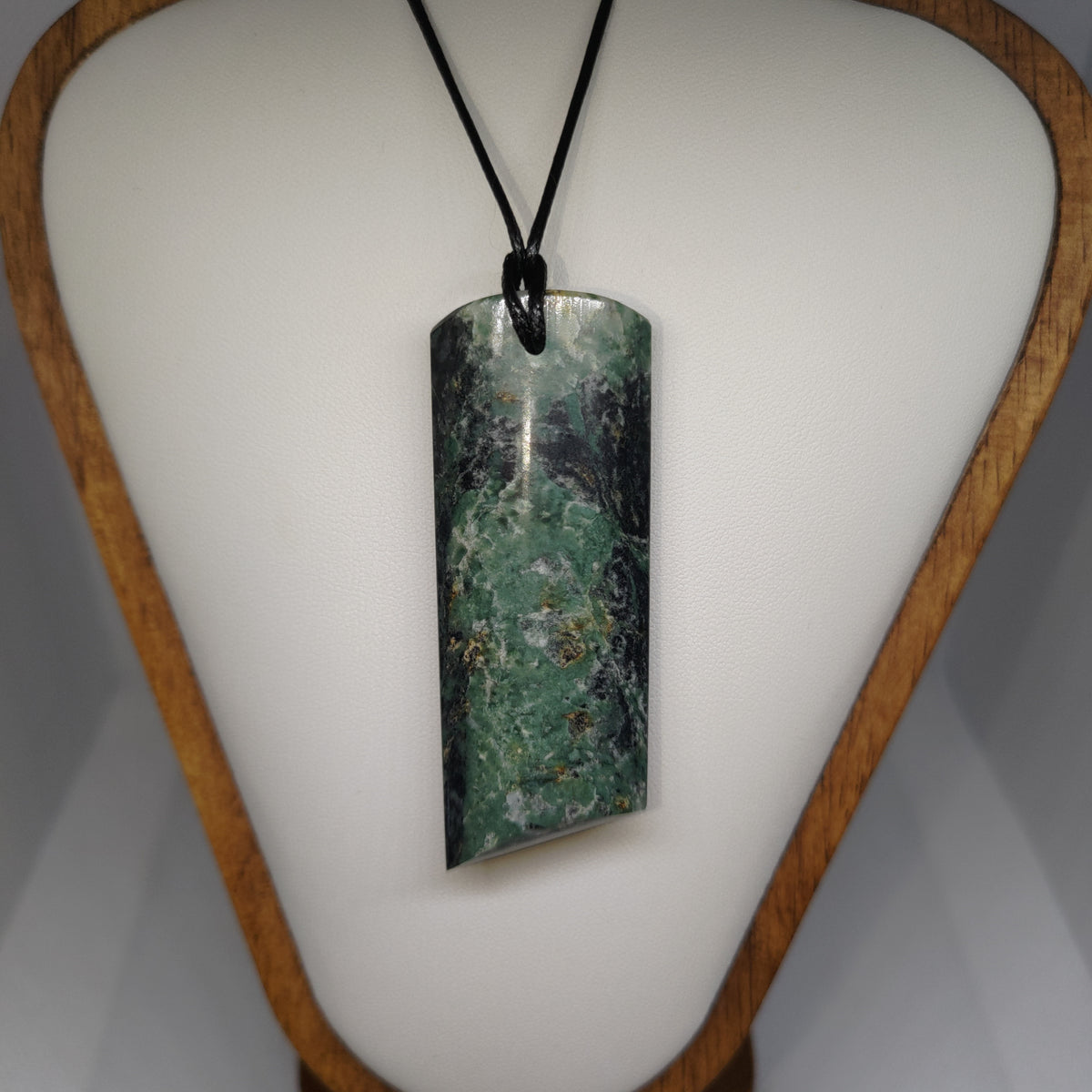 Pounamu Toki – Hand-Carved New Zealand Greenstone Adze 0349