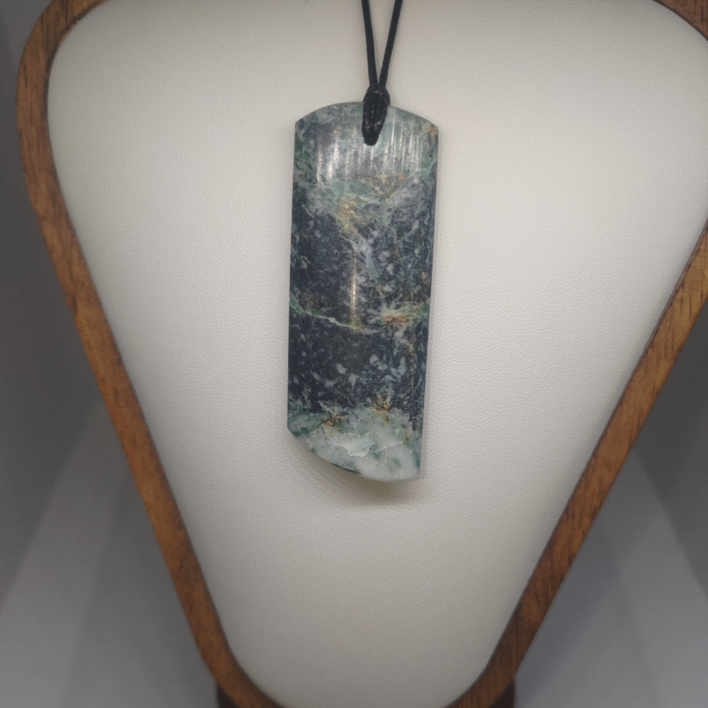 Pounamu Toki – Hand-Carved New Zealand Greenstone Adze 0357