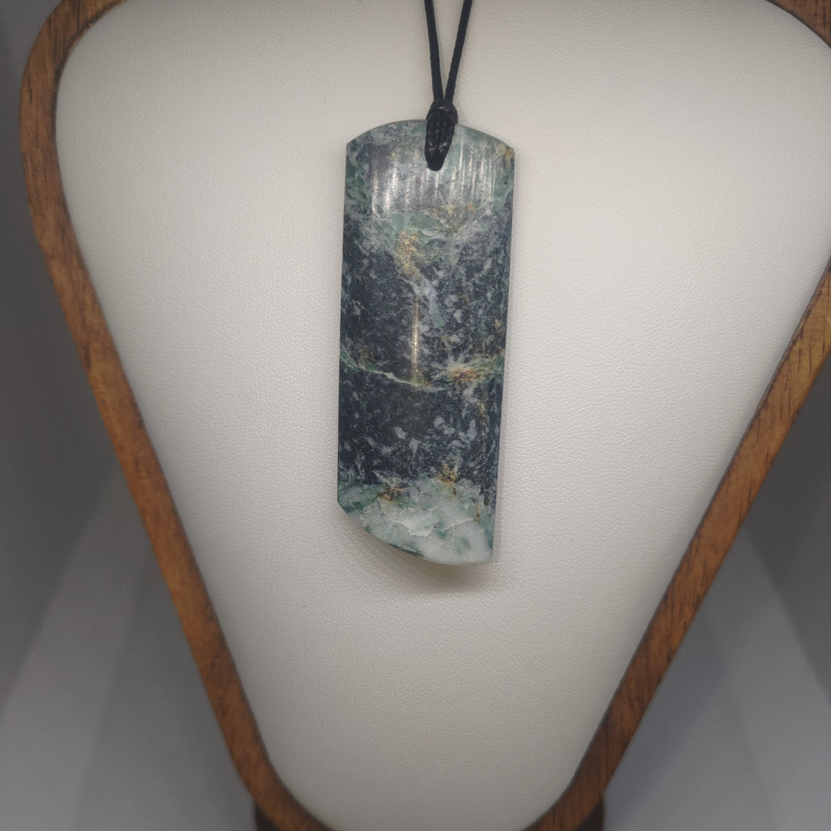 Pounamu Toki – Hand-Carved New Zealand Greenstone Adze 0357