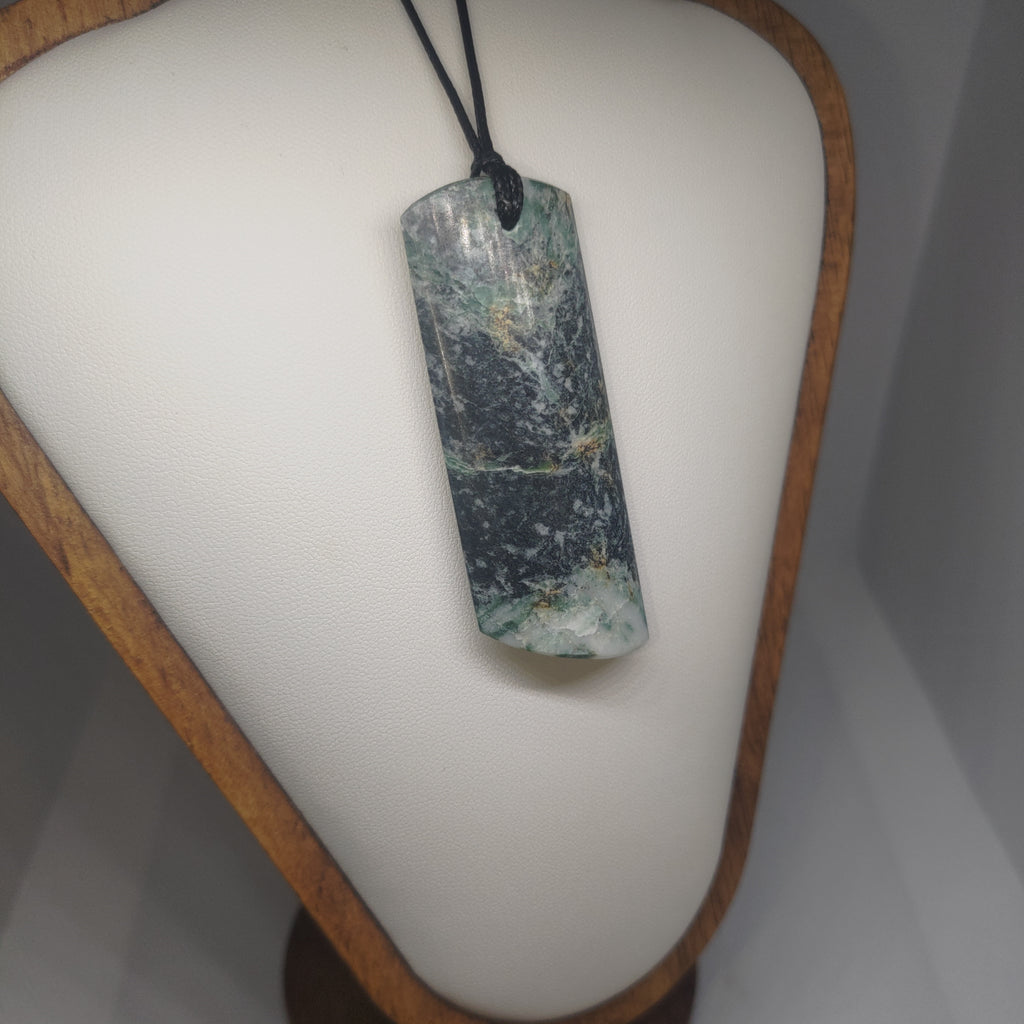 Pounamu Toki – Hand-Carved New Zealand Greenstone Adze 0357