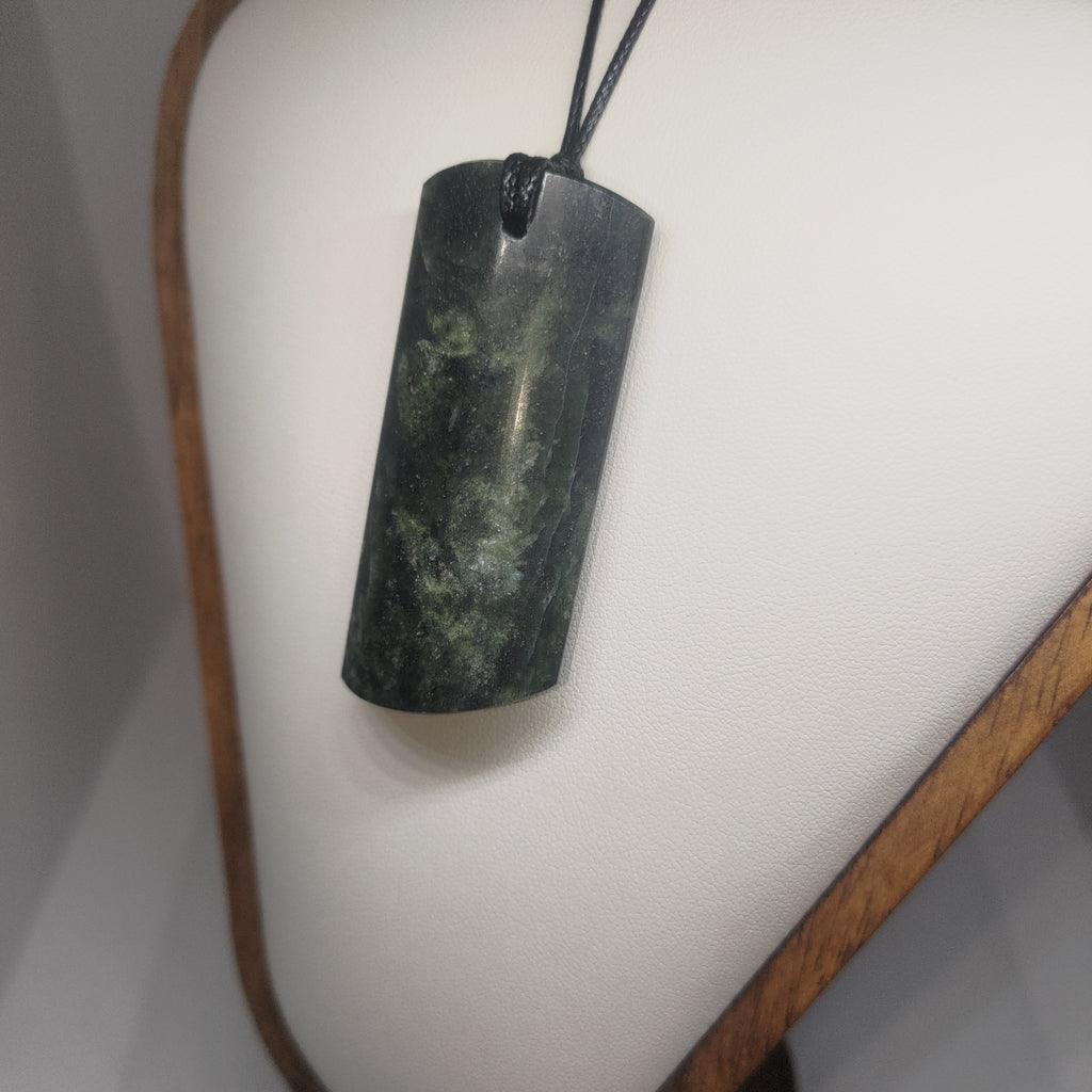 Pounamu Toki – Hand-Carved New Zealand Greenstone Adze 0358