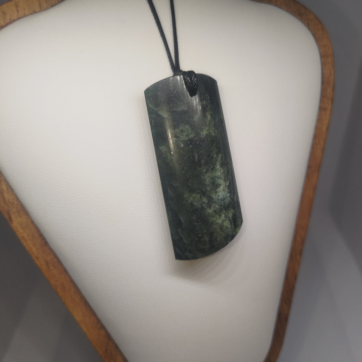 Pounamu Toki – Hand-Carved New Zealand Greenstone Adze 0358