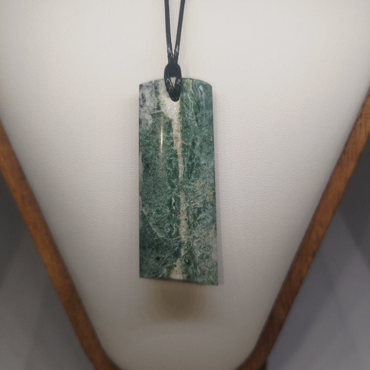 Pounamu Toki – Hand-Carved New Zealand Greenstone Adze 0360