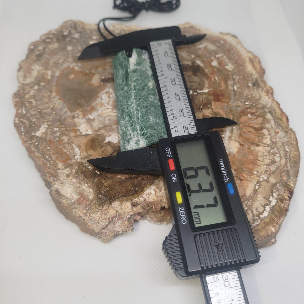 Pounamu Toki – Hand-Carved New Zealand Greenstone Adze 0360