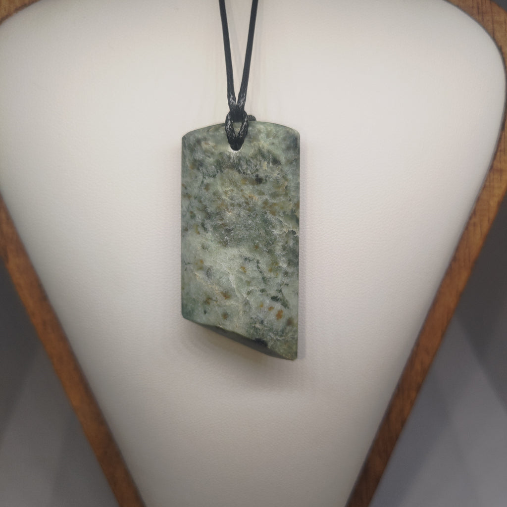 Pounamu Toki – Hand-Carved New Zealand Greenstone Adze 0361