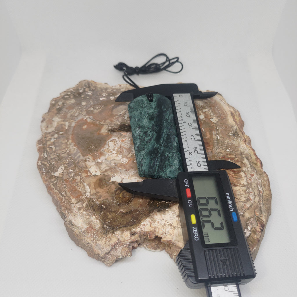 Pounamu Toki – Hand-Carved New Zealand Greenstone Adze 0364
