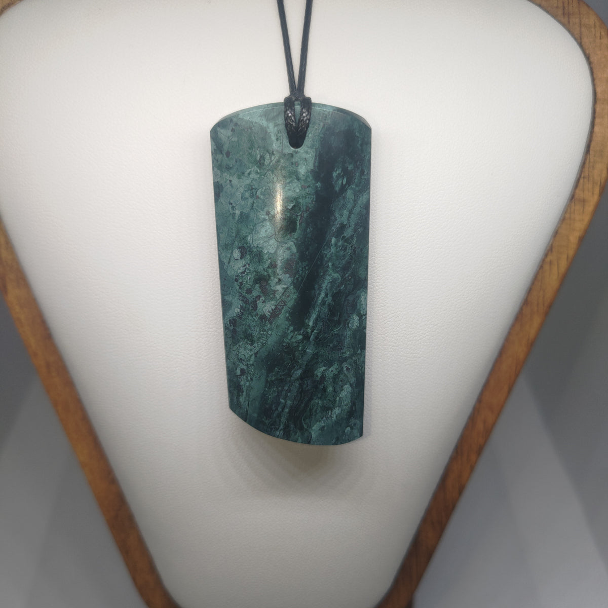 Pounamu Toki – Hand-Carved New Zealand Greenstone Adze 0364
