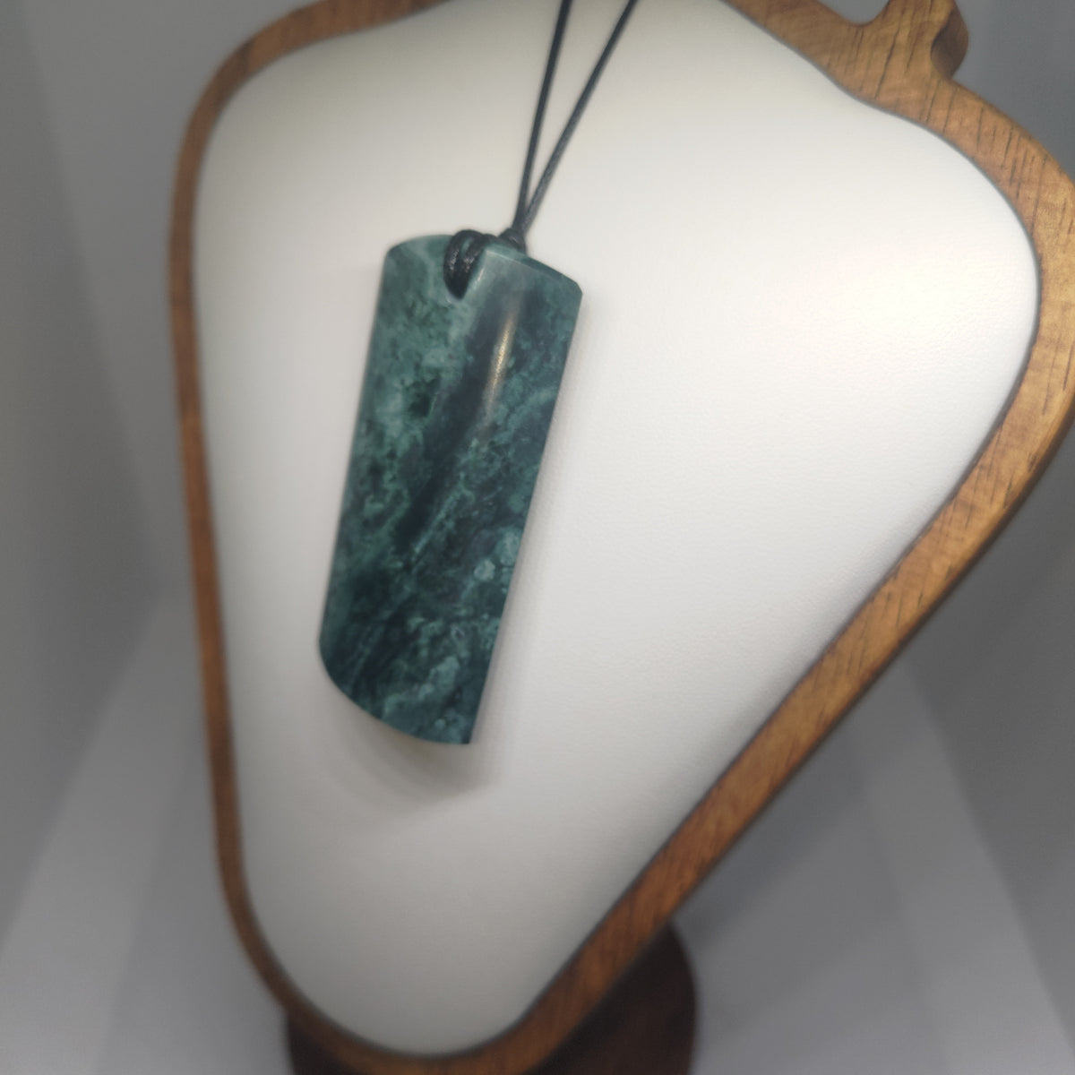Pounamu Toki – Hand-Carved New Zealand Greenstone Adze 0364
