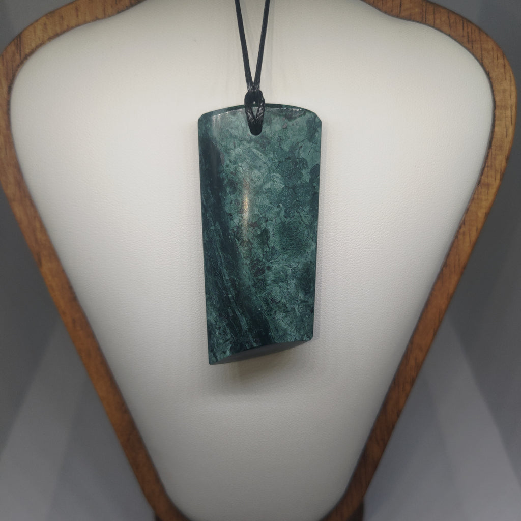 Pounamu Toki – Hand-Carved New Zealand Greenstone Adze 0364