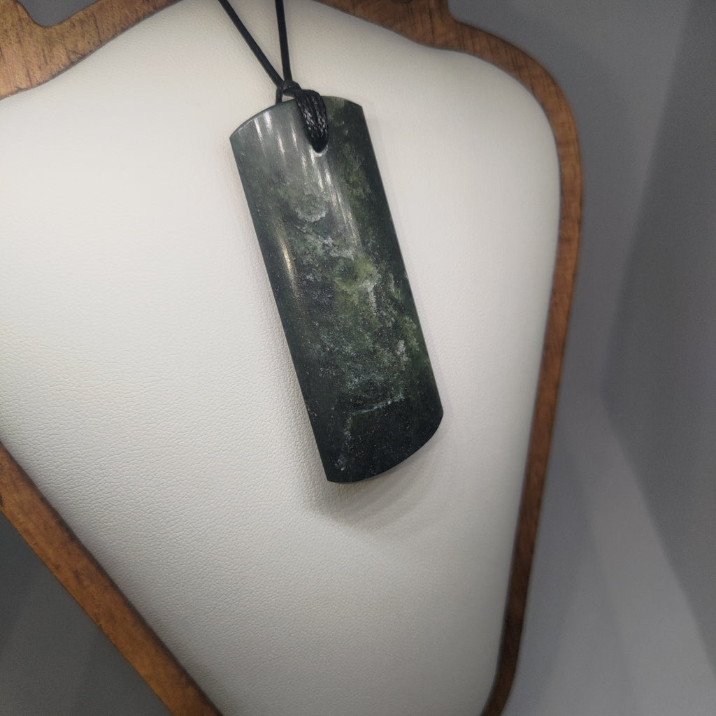 Pounamu Toki – Hand-Carved New Zealand Greenstone Adze 0365