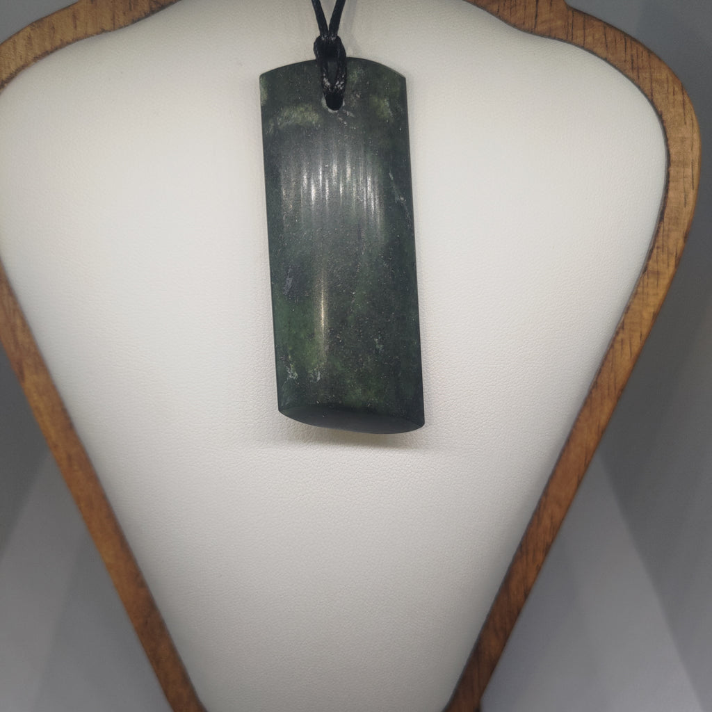 Pounamu Toki – Hand-Carved New Zealand Greenstone Adze 0365