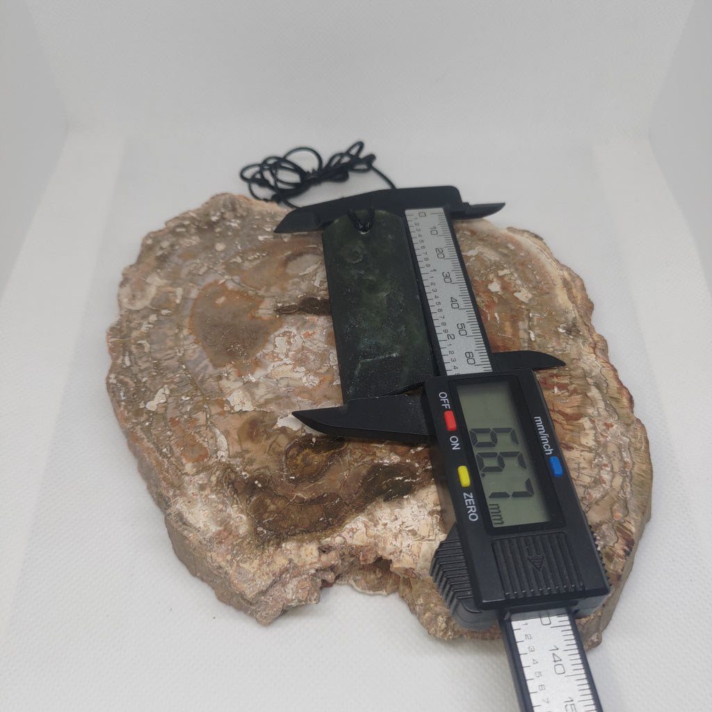 Pounamu Toki – Hand-Carved New Zealand Greenstone Adze 0365