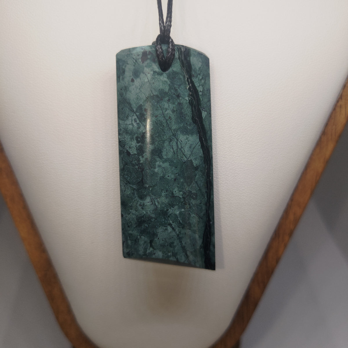 Pounamu Toki – Hand-Carved New Zealand Greenstone Adze 0366