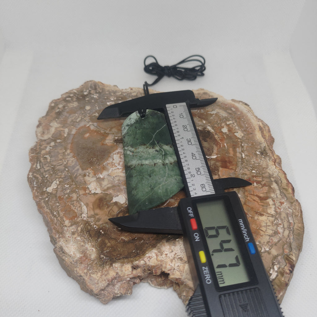Pounamu Toki – Hand-Carved New Zealand Greenstone Adze 0367